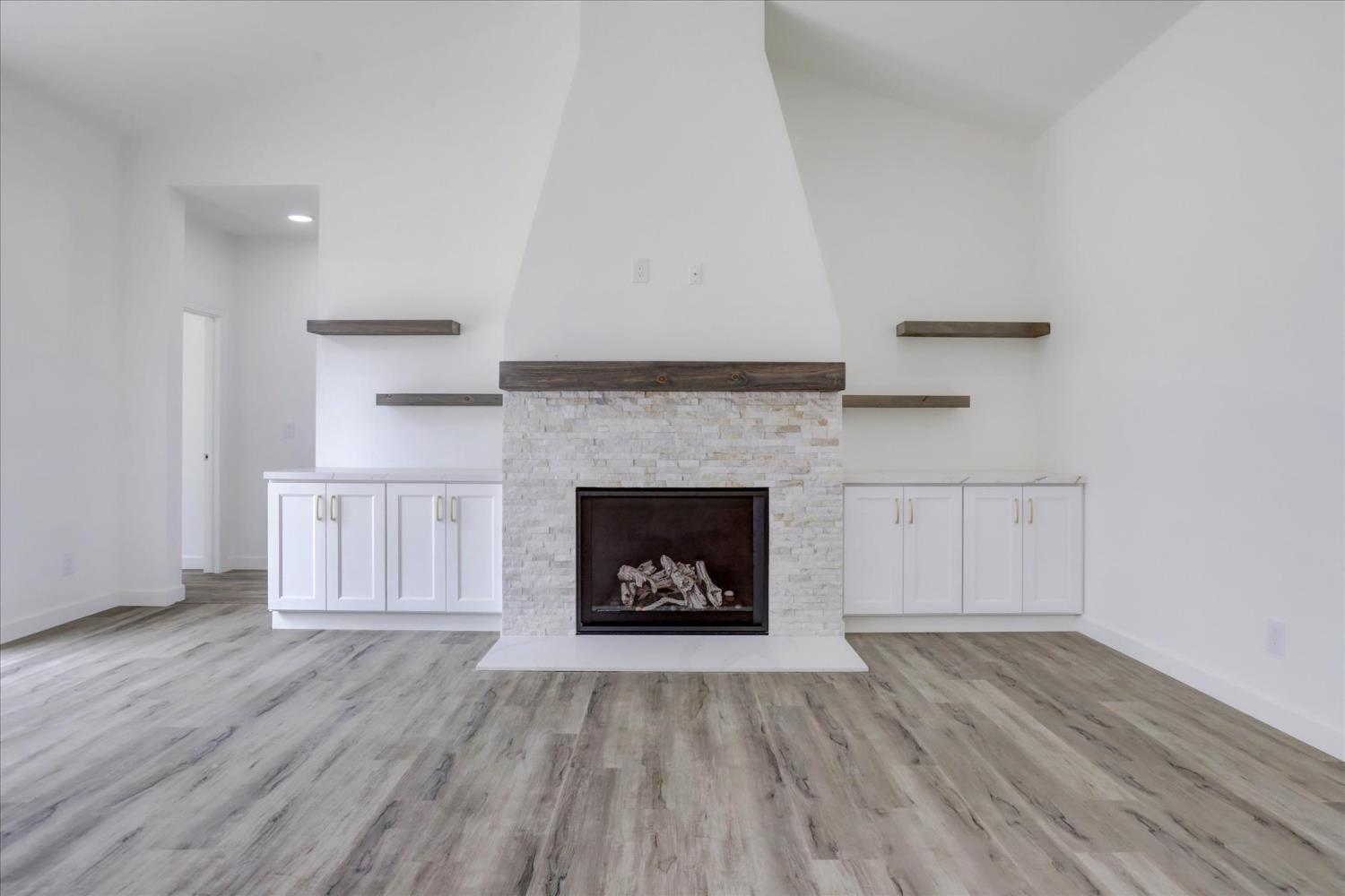 Grass Valley, California, 95949, United States, 4 Bedrooms Bedrooms, ,3 BathroomsBathrooms,Residential,For Sale,1905490