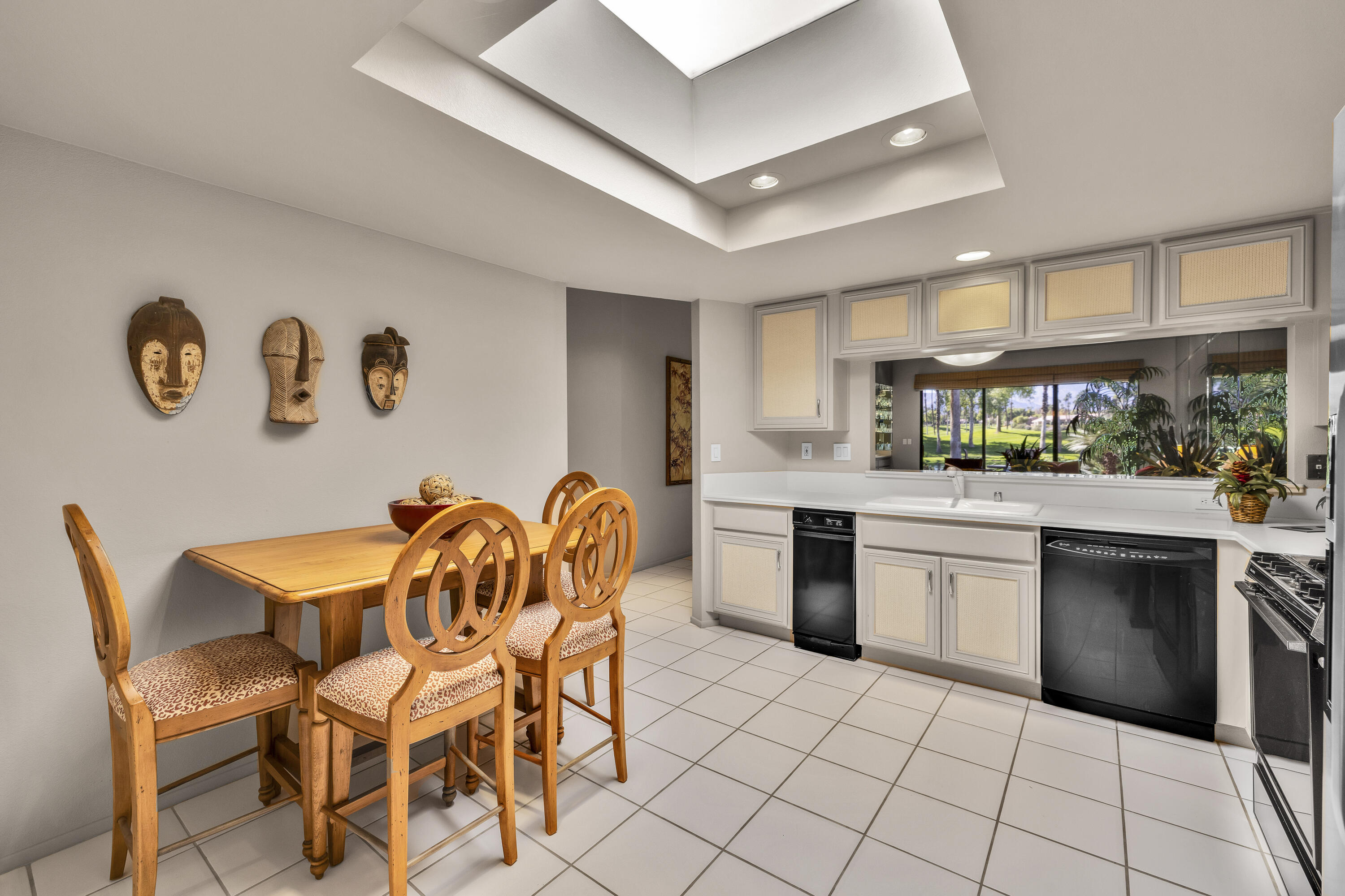 Palm Desert, California, 92211, United States, 3 Bedrooms Bedrooms, ,2 BathroomsBathrooms,Residential,For Sale,1986509