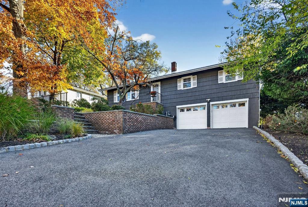 Hillsdale, New Jersey, 07642, United States, 3 Bedrooms Bedrooms, ,2 BathroomsBathrooms,Residential,For Sale,1987903