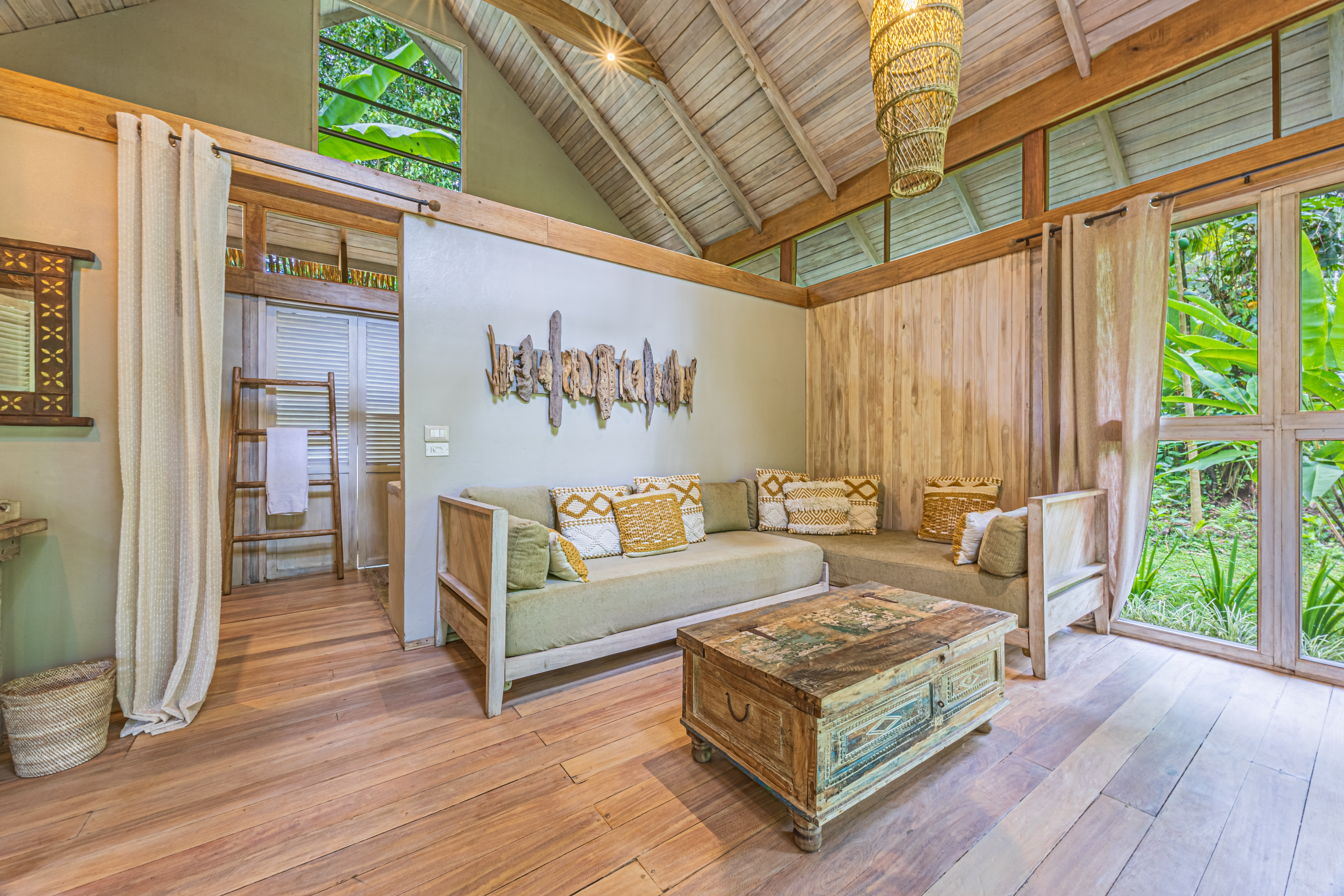 Golfito, Puntarenas, CR, 15 Bedrooms Bedrooms, ,13 BathroomsBathrooms,Residential,For Sale,1903279