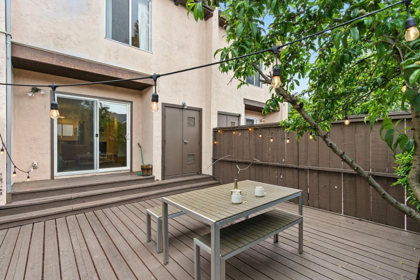 Redwood City, California, 94061, United States, 2 Bedrooms Bedrooms, ,2 BathroomsBathrooms,Residential,For Sale,1939349
