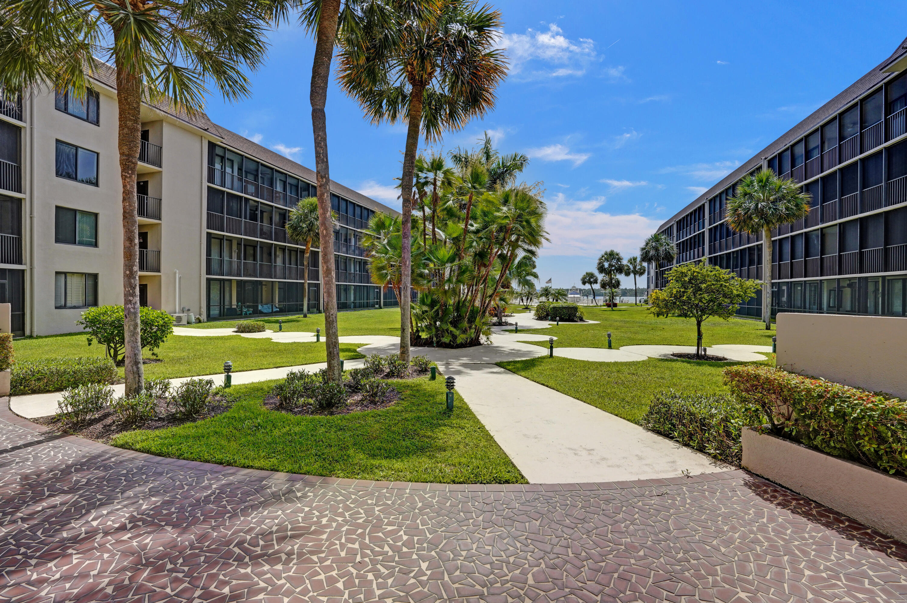 Boynton Beach, Florida, 33435, United States, 2 Bedrooms Bedrooms, ,2 BathroomsBathrooms,Residential,For Sale,1849946