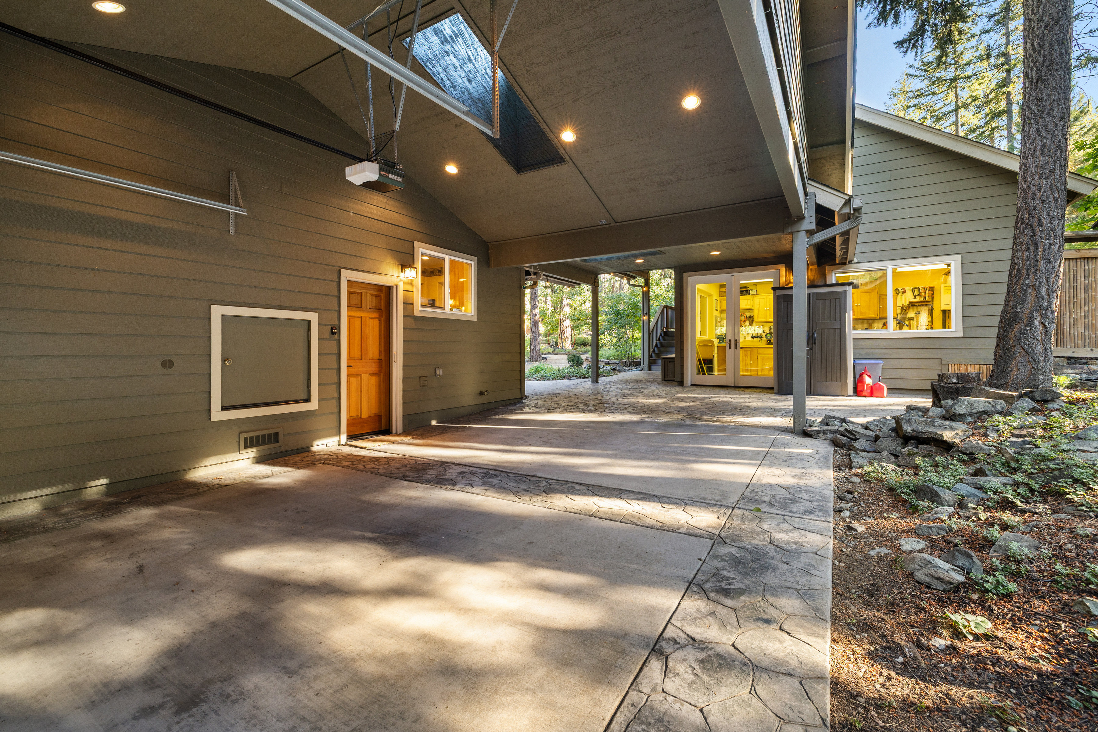  Luxury Mountain Retreat with Guest House on 1 Acre in the Heart of Graeagle - 物件實景