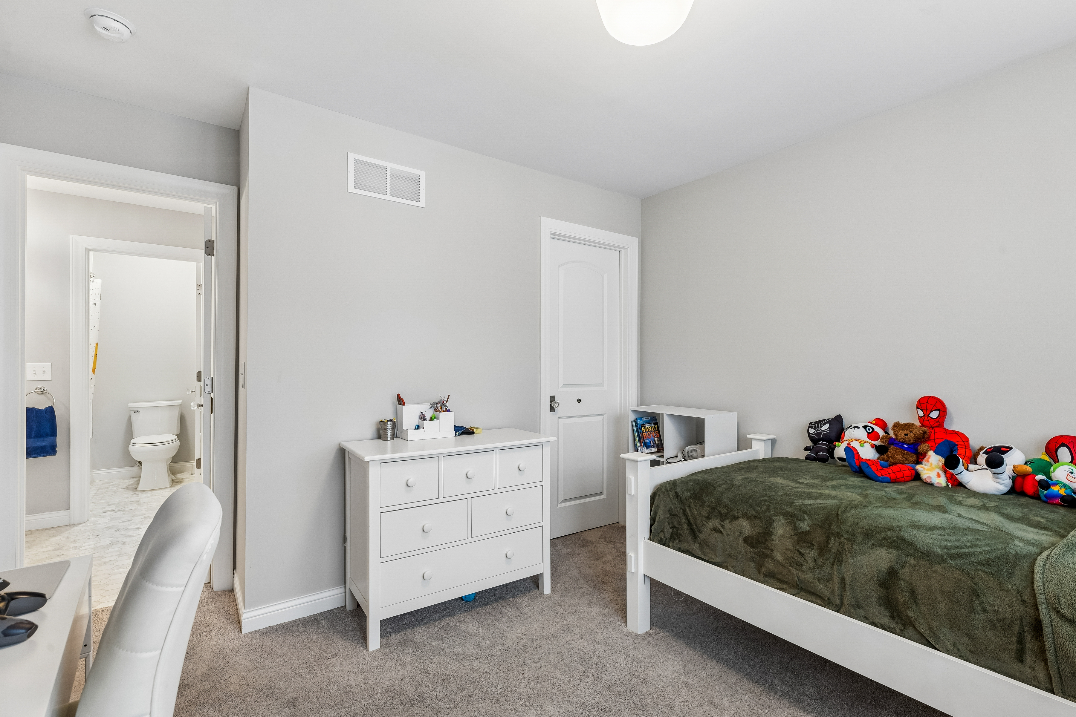  Elegant Living in Edina’s Yancey Park - 物件實景