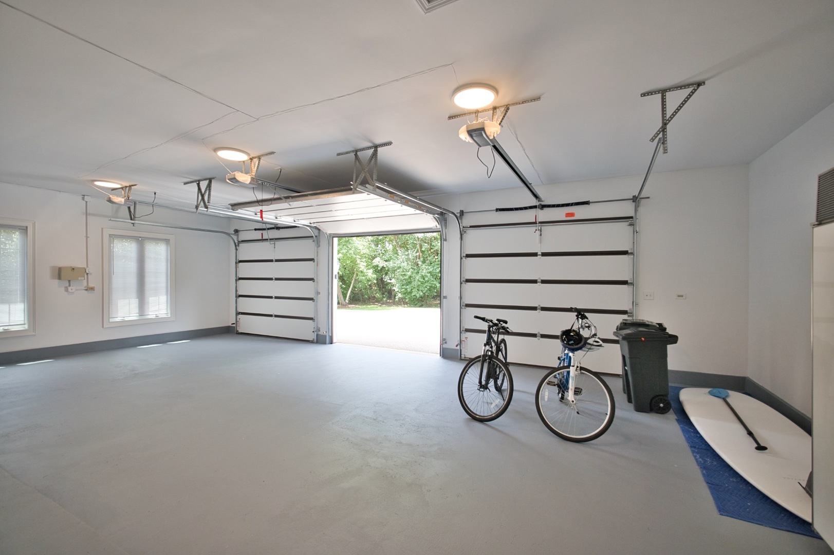 Lake Forest, Illinois, 60045, United States, 4 Bedrooms Bedrooms, ,5 BathroomsBathrooms,Residential,For Sale,1976497