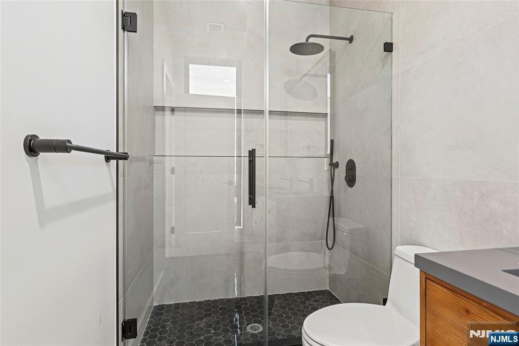 Jersey City, New Jersey, 07307, United States, 3 Bedrooms Bedrooms, ,3 BathroomsBathrooms,Residential,For Sale,2002133