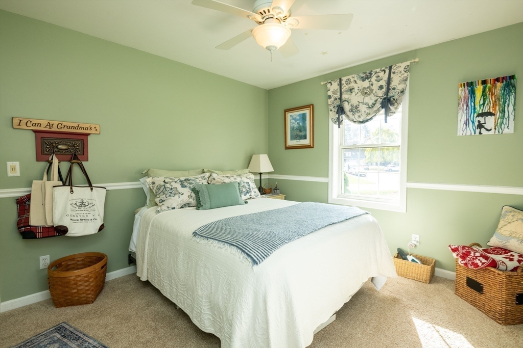 Seabrook, New Hampshire, 03874, United States, 3 Bedrooms Bedrooms, ,2 BathroomsBathrooms,Residential,For Sale,1989361