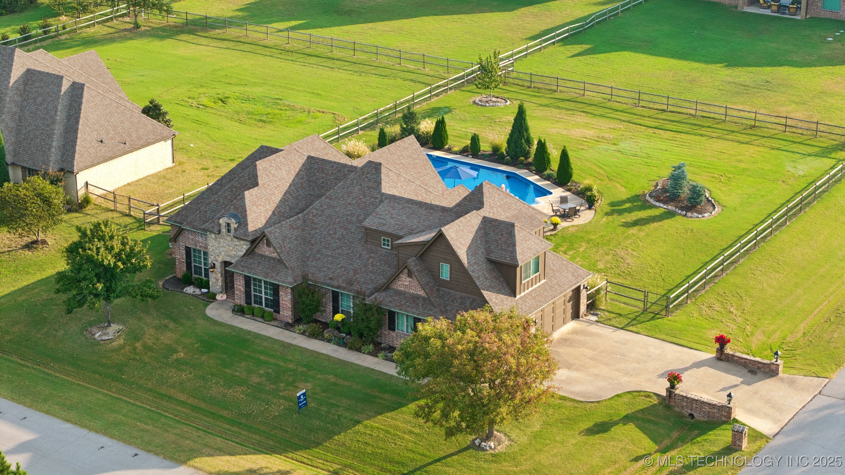 Owasso, Oklahoma, 74055, United States, 4 Bedrooms Bedrooms, ,4 BathroomsBathrooms,Residential,For Sale,1962662