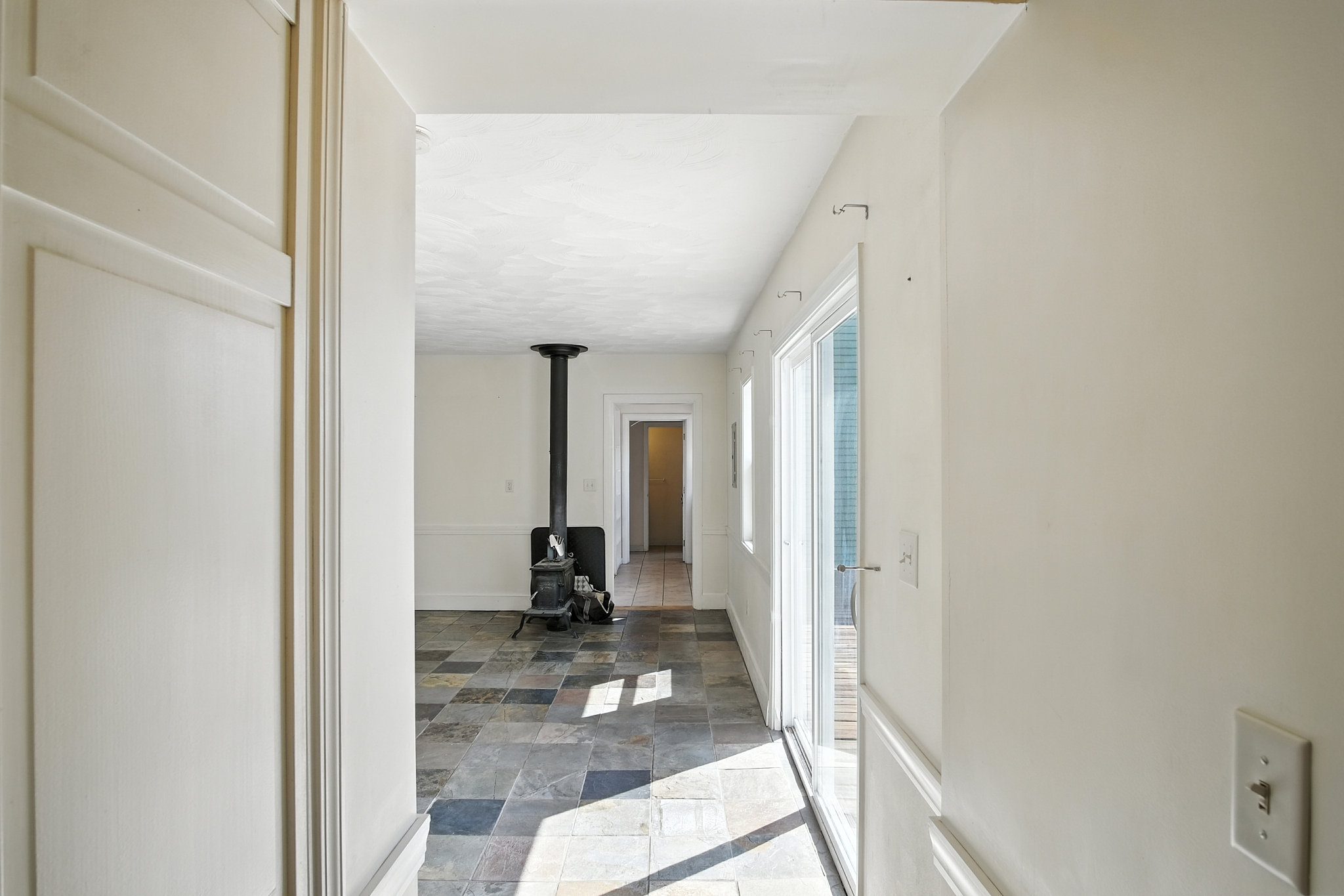 Hot Springs, South Dakota, 57747, United States, 5 Bedrooms Bedrooms, ,4 BathroomsBathrooms,Residential,For Sale,1983319