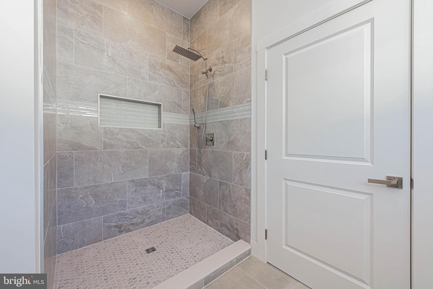 Ocean View, Delaware, 19970, United States, 5 Bedrooms Bedrooms, ,4 BathroomsBathrooms,Residential,For Sale,2002976