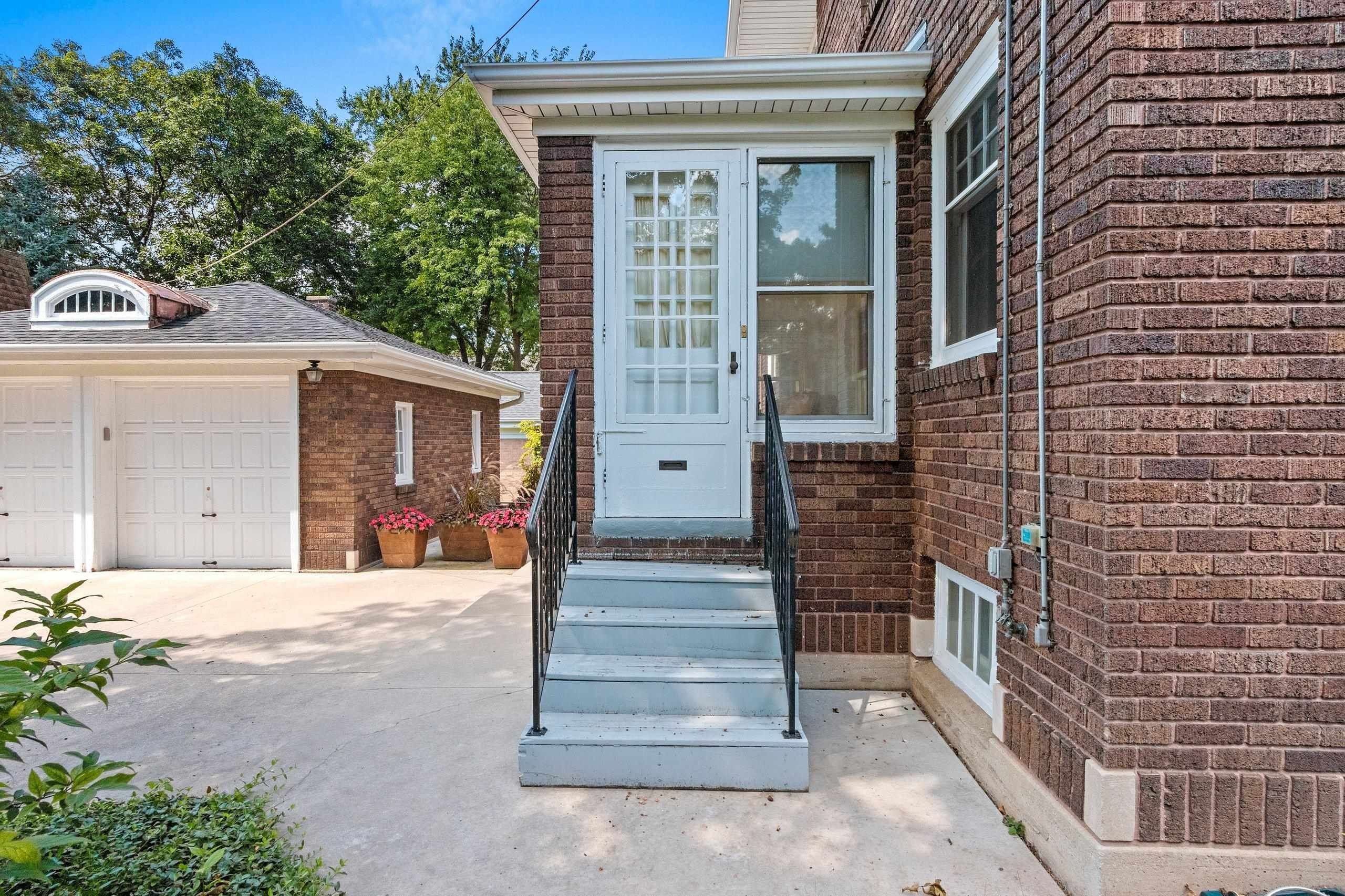 GREEN BAY, Wisconsin, 54301-3217, United States, 4 Bedrooms Bedrooms, ,3 BathroomsBathrooms,Residential,For Sale,1984503