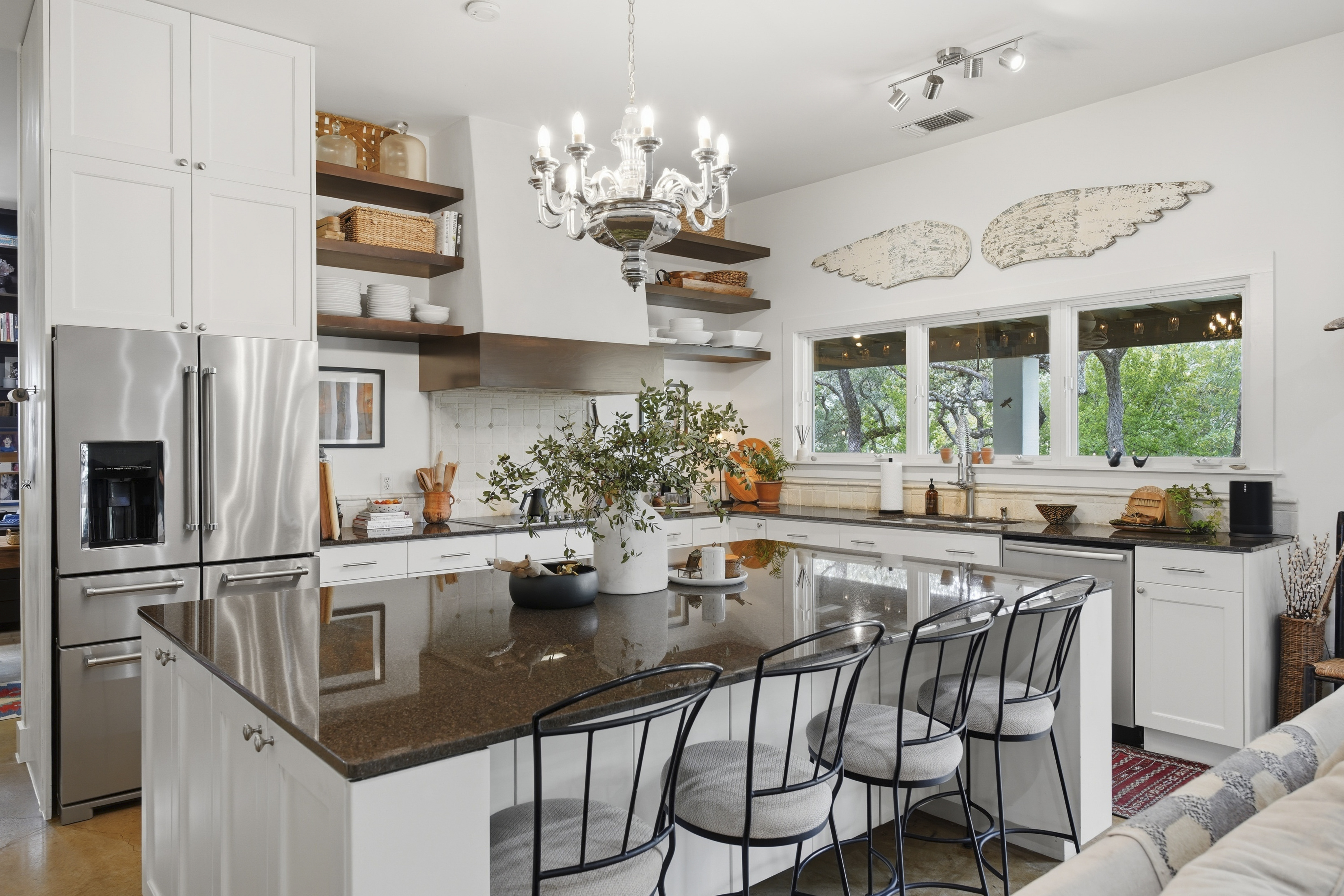  Custom-Designed Home on a 1-Acre - 物件實景