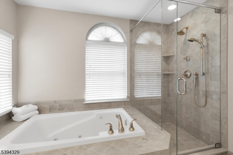 Bernards Twp., New Jersey, 07920, United States, 5 Bedrooms Bedrooms, ,3 BathroomsBathrooms,Residential,For Sale,1992949