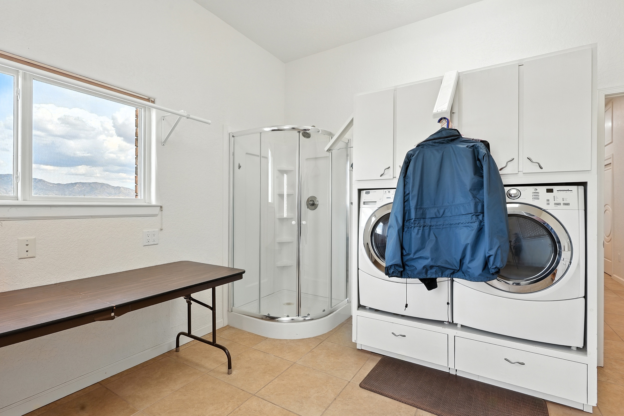 Belen, New Mexico, 87002, United States, 3 Bedrooms Bedrooms, ,3 BathroomsBathrooms,Residential,For Sale,1973805