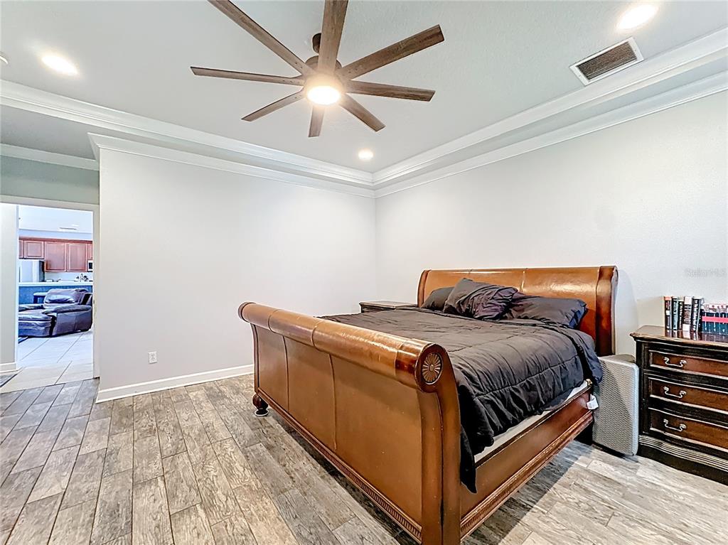 Oviedo, Florida, 32765, United States, 5 Bedrooms Bedrooms, ,3 BathroomsBathrooms,Residential,For Sale,1903894