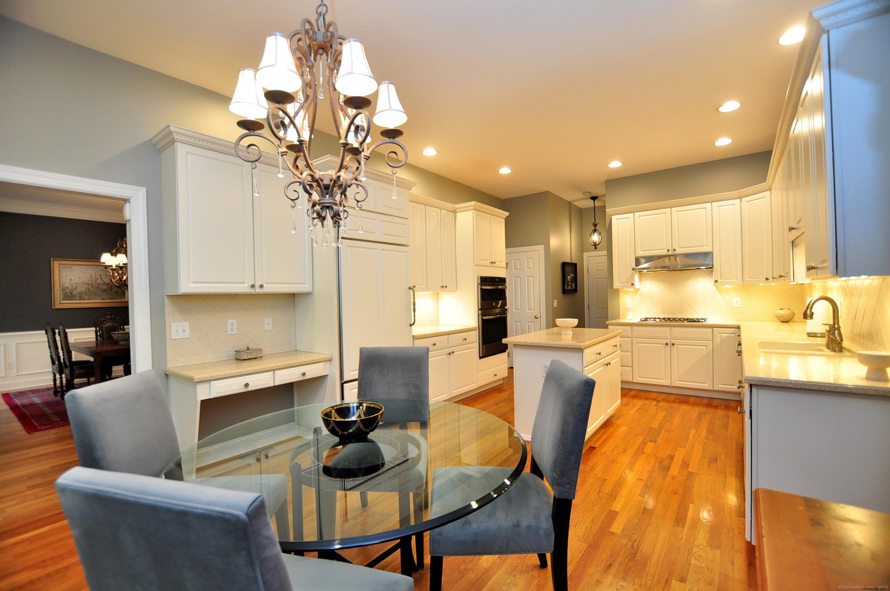Avon, Connecticut, 06001, United States, 2 Bedrooms Bedrooms, ,4 BathroomsBathrooms,Residential,For Sale,1910555