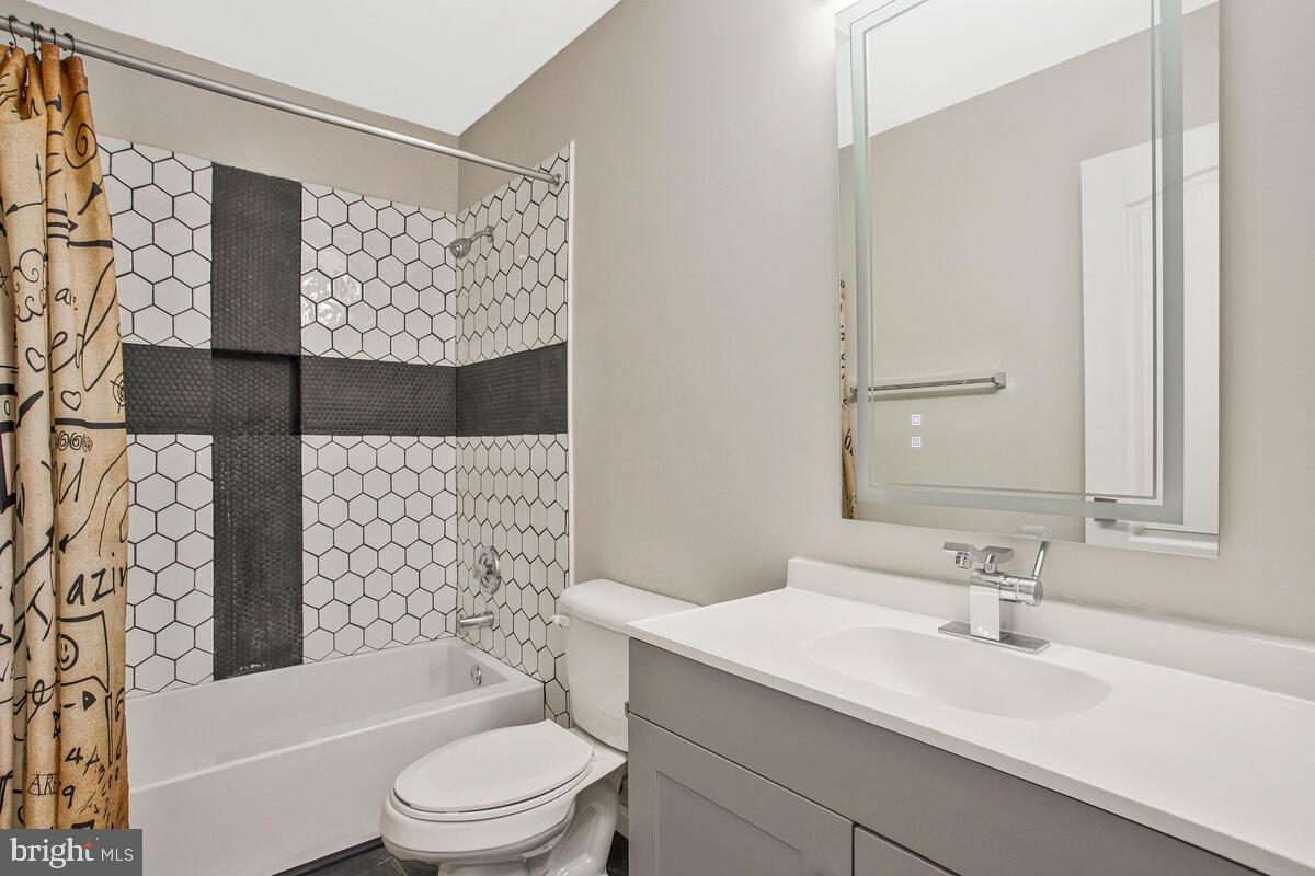 Port Republic, Maryland, 20676, United States, 5 Bedrooms Bedrooms, ,4 BathroomsBathrooms,Residential,For Sale,2005879