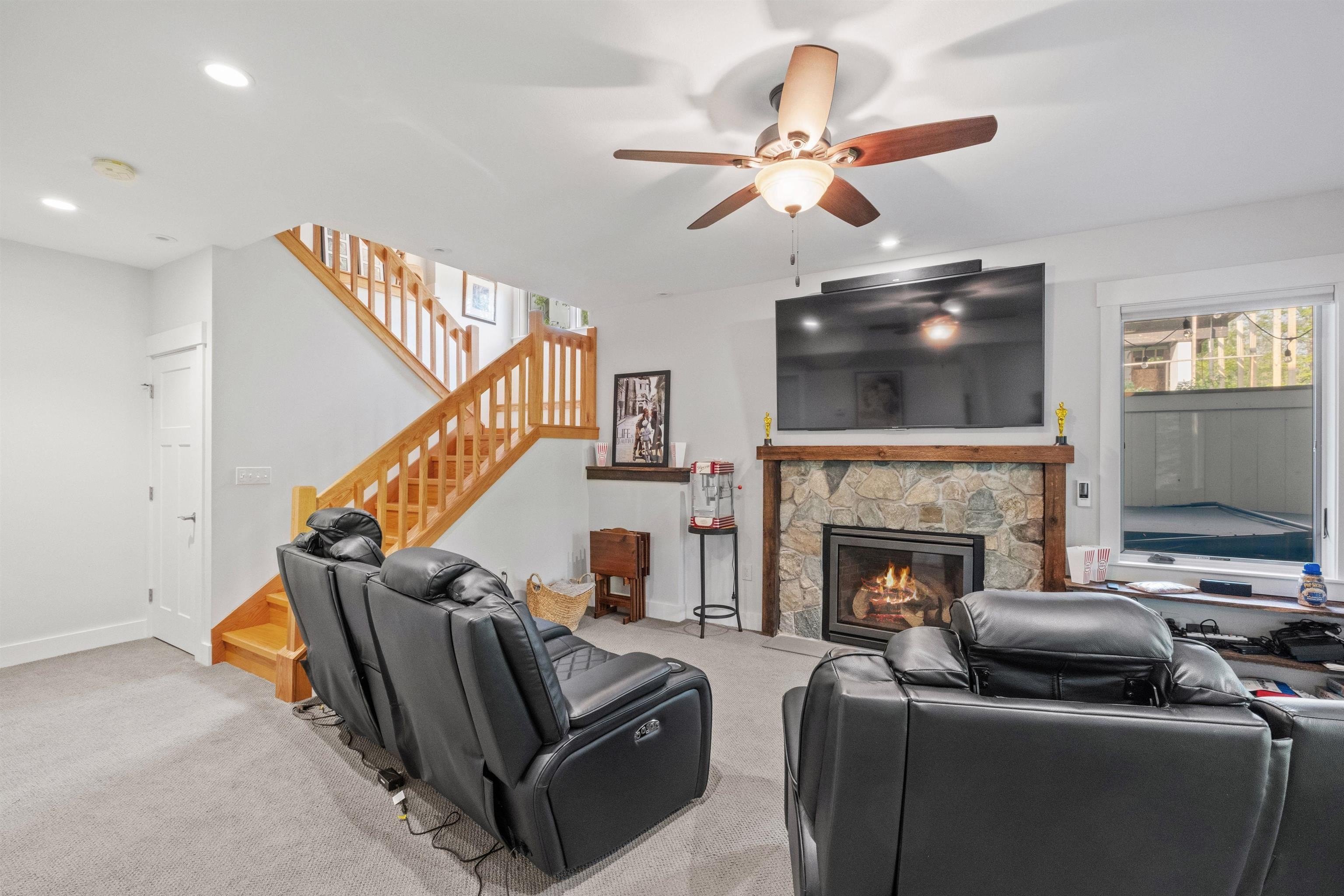 Lincoln, New Hampshire, 03251, United States, 5 Bedrooms Bedrooms, ,3 BathroomsBathrooms,Residential,For Sale,1981884