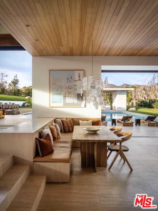 Malibu, California, 90265, United States, 5 Bedrooms Bedrooms, ,8 BathroomsBathrooms,Residential,For Sale,1925394