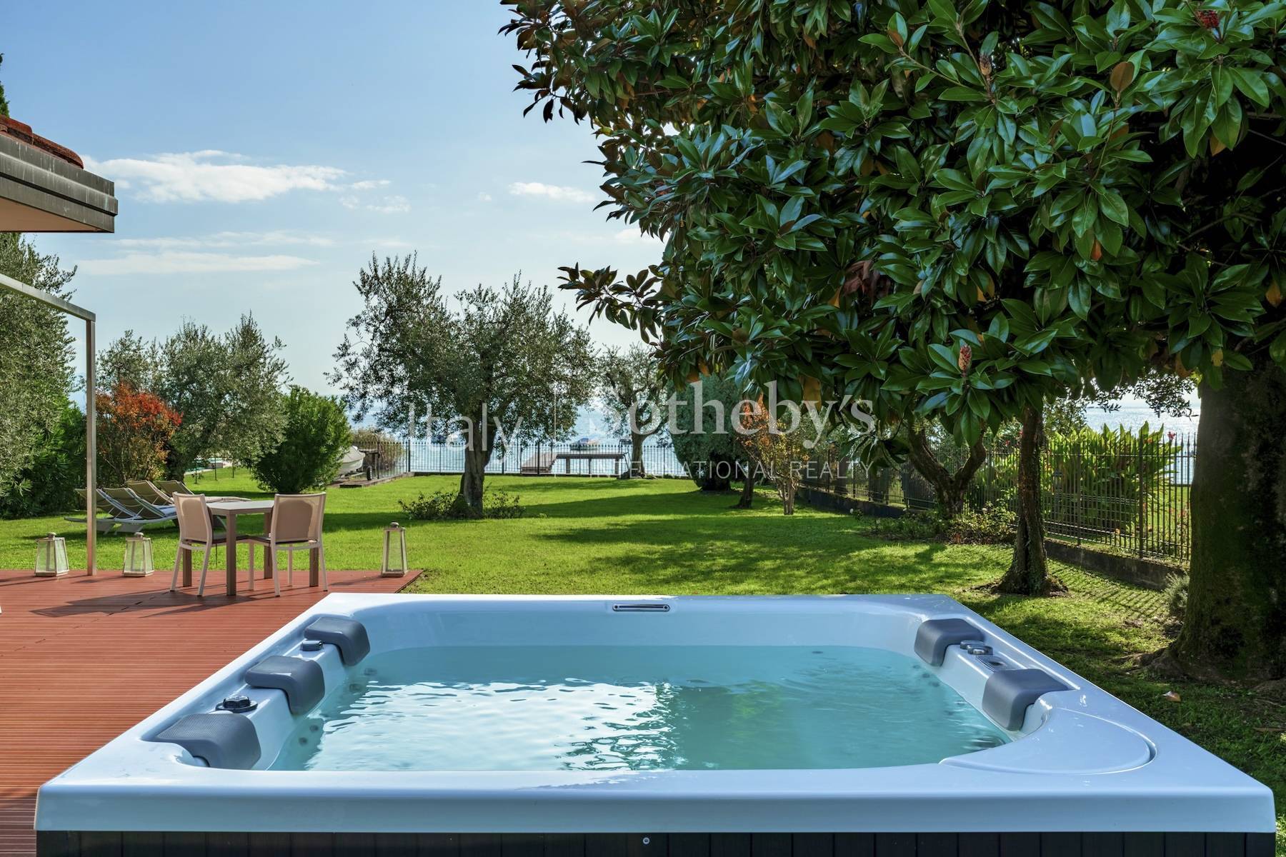  Exclusive modern waterfront villa with private dock - 物件實景