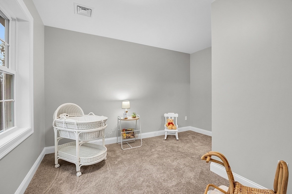 Leominster, Massachusetts, 01453, United States, 4 Bedrooms Bedrooms, ,3 BathroomsBathrooms,Residential,For Sale,1828563