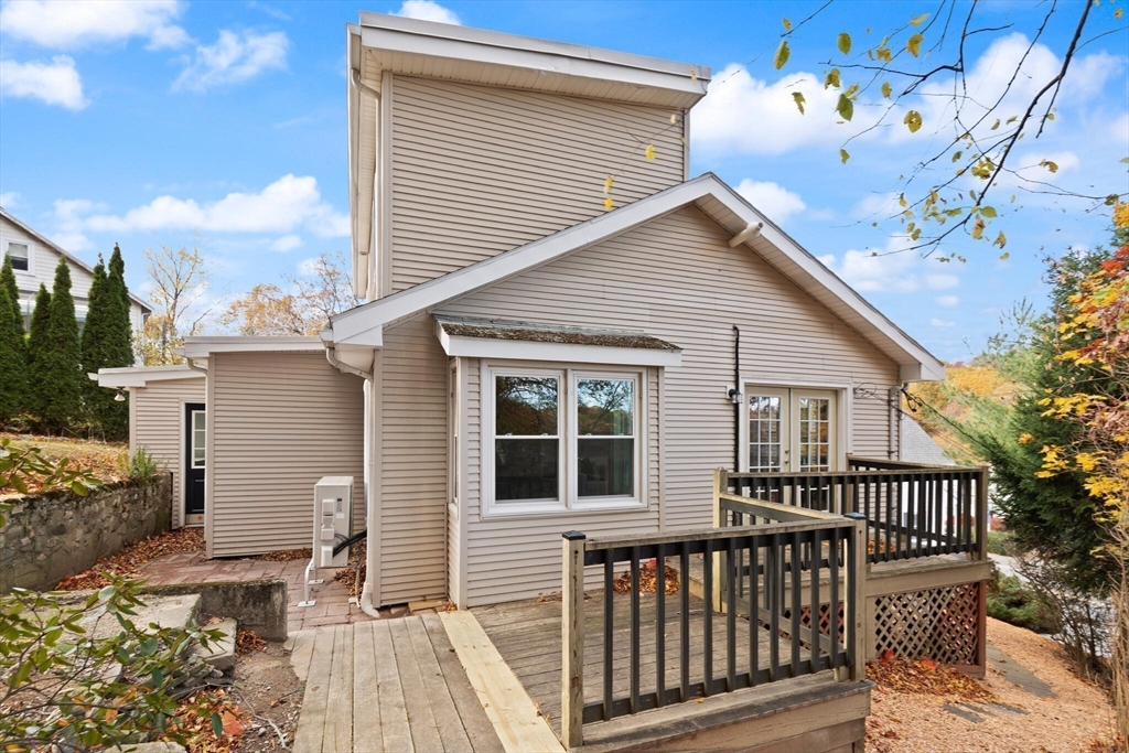 Melrose, Massachusetts, 02176, United States, 3 Bedrooms Bedrooms, ,2 BathroomsBathrooms,Residential,For Sale,1988170