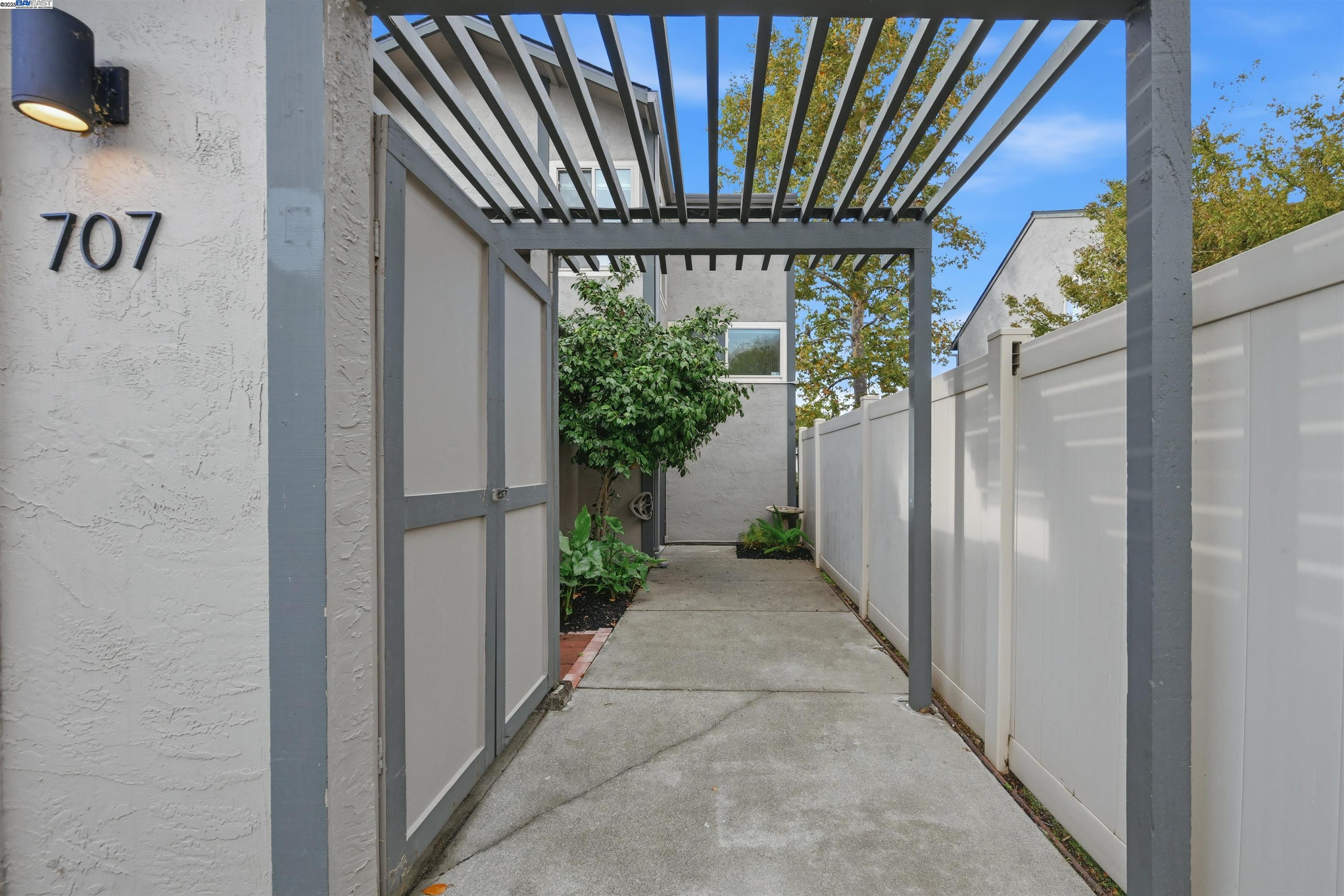 Livermore, California, 94551, United States, 3 Bedrooms Bedrooms, ,1 BathroomBathrooms,Residential,For Sale,1991924