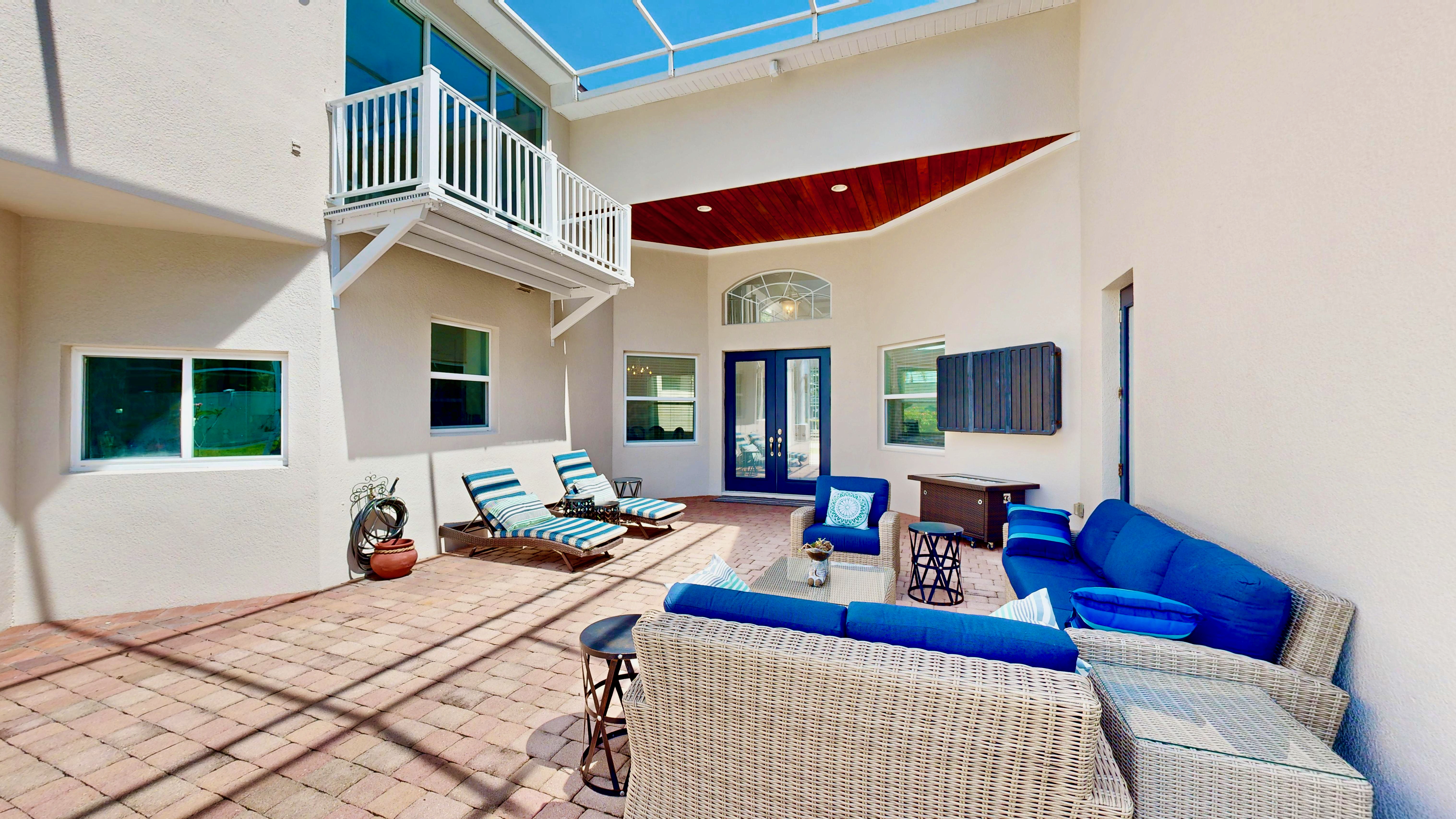 Oakland, Florida, 34760, United States, 4 Bedrooms Bedrooms, ,3 BathroomsBathrooms,Residential,For Sale,1828727