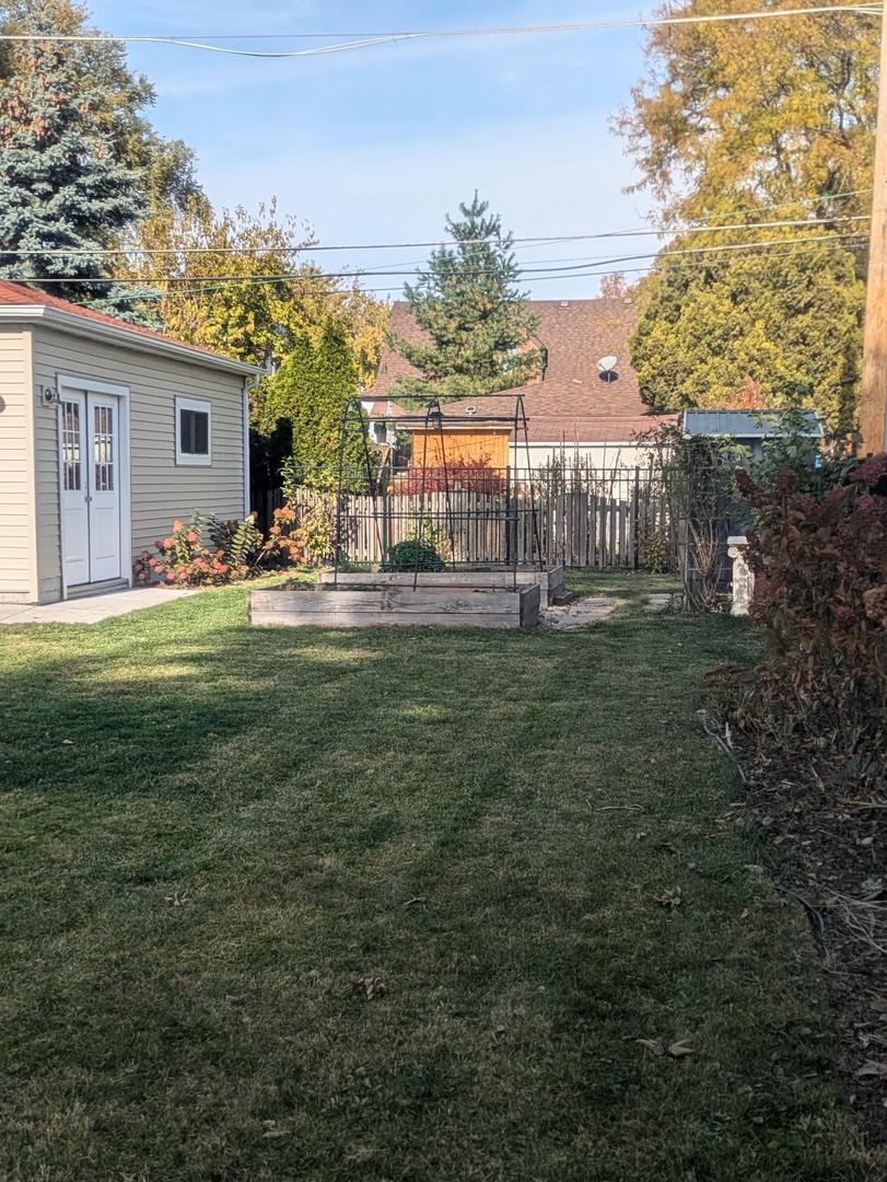 Riverside, Illinois, 60546, United States, 3 Bedrooms Bedrooms, ,3 BathroomsBathrooms,Residential,For Sale,1988558