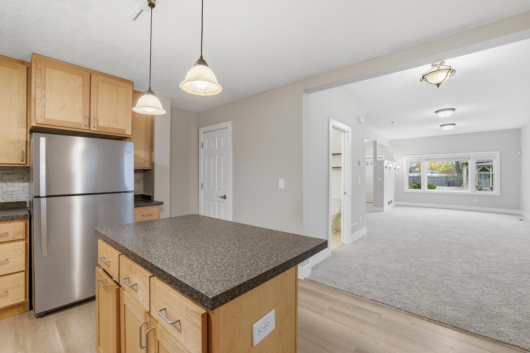 Saint Paul, Minnesota, 55102, United States, ,Residential,For Sale,1989124