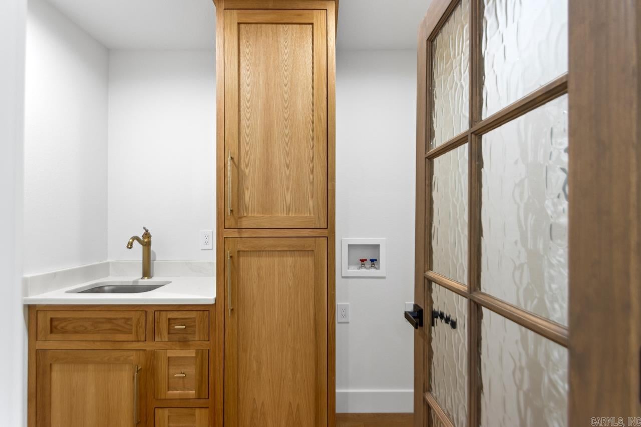 Alexander, Arkansas, 72002, United States, 6 Bedrooms Bedrooms, ,4 BathroomsBathrooms,Residential,For Sale,1986136