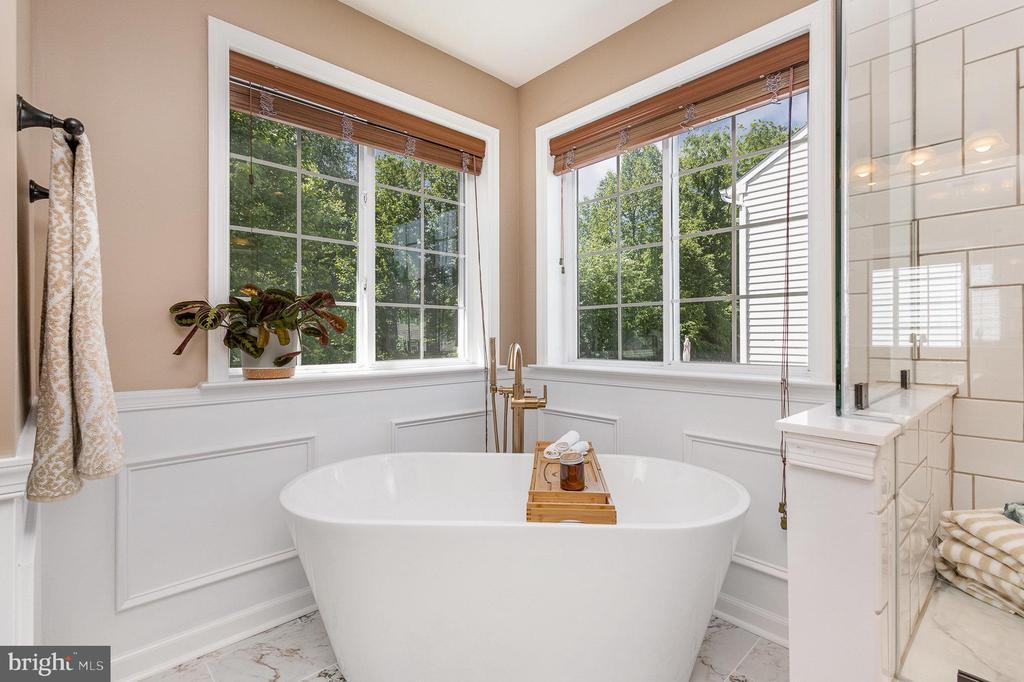 Fredericksburg, Virginia, 22406, United States, 5 Bedrooms Bedrooms, ,4 BathroomsBathrooms,Residential,For Sale,1932908
