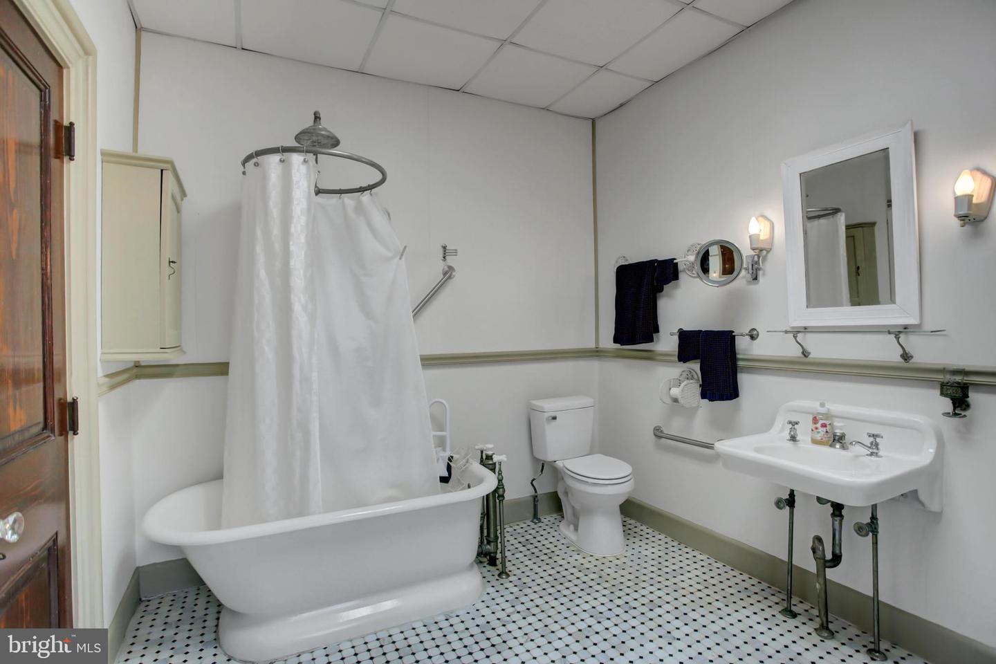 144 W Main Street, Waynesboro, Pennsylvania, 17268, United States, 7 Bedrooms Bedrooms, ,4 BathroomsBathrooms,Residential,For Sale,144 W Main Street,1662574