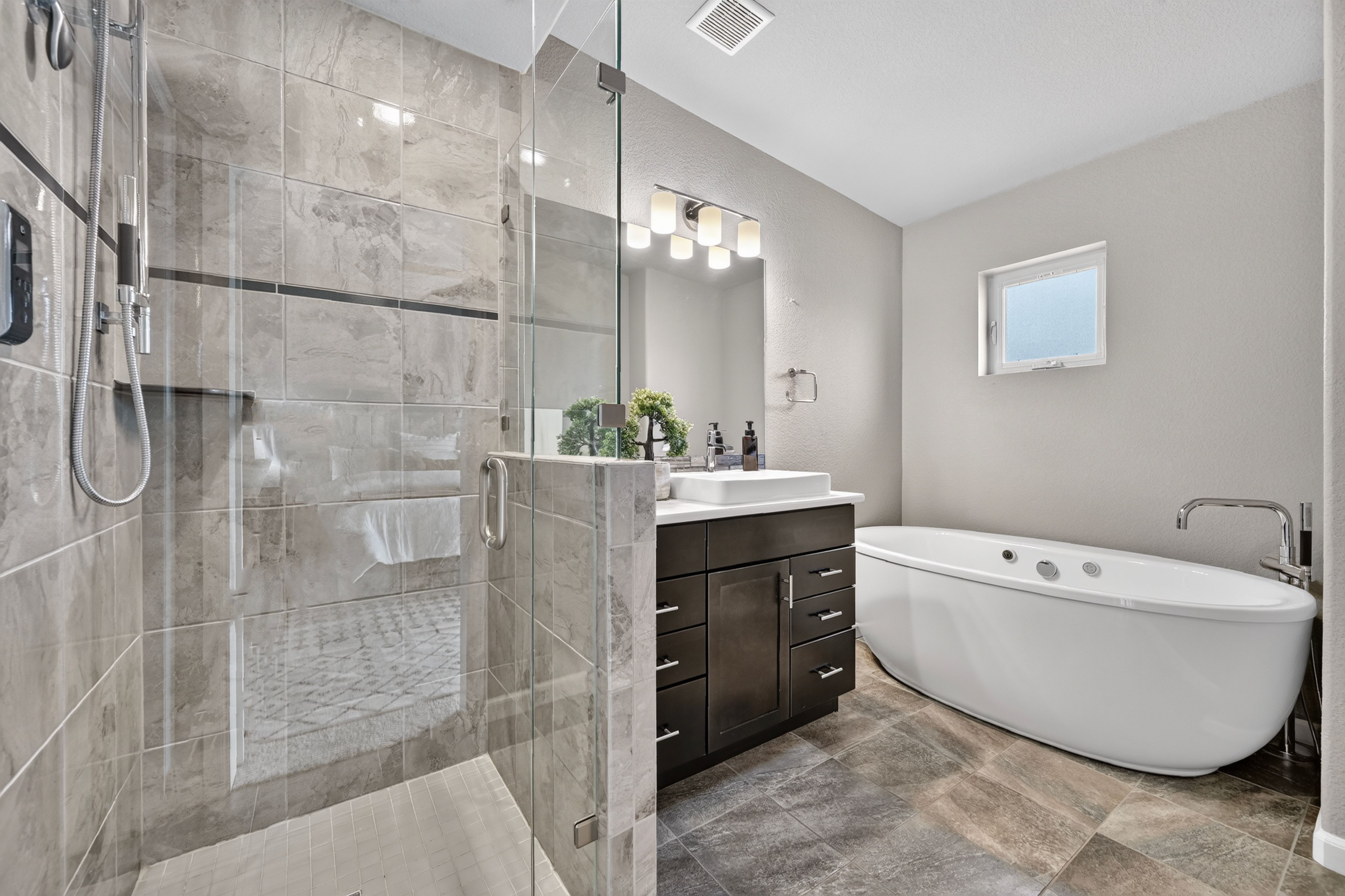  Luxury Living by Cheyenne Creek Walk - 物件實景