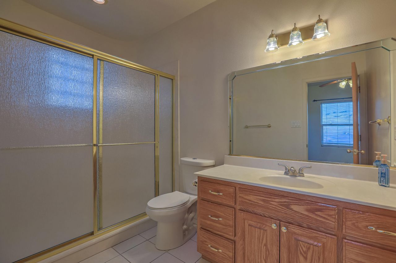 Albuquerque, New Mexico, 87105, United States, 3 Bedrooms Bedrooms, ,4 BathroomsBathrooms,Residential,For Sale,1947085