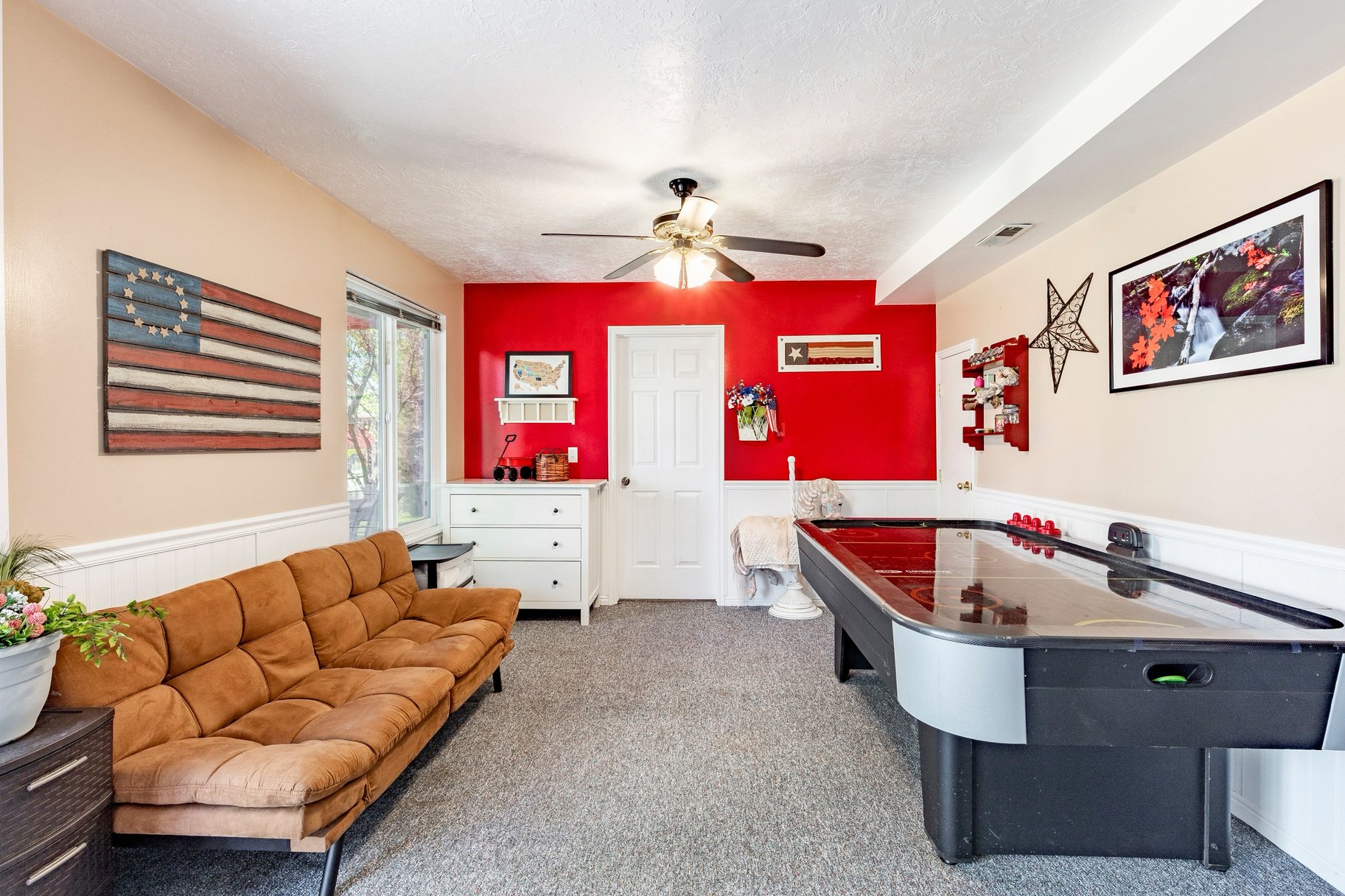  Large Multi-Level Sandy Home with Rentable Full Basement - 物件實景