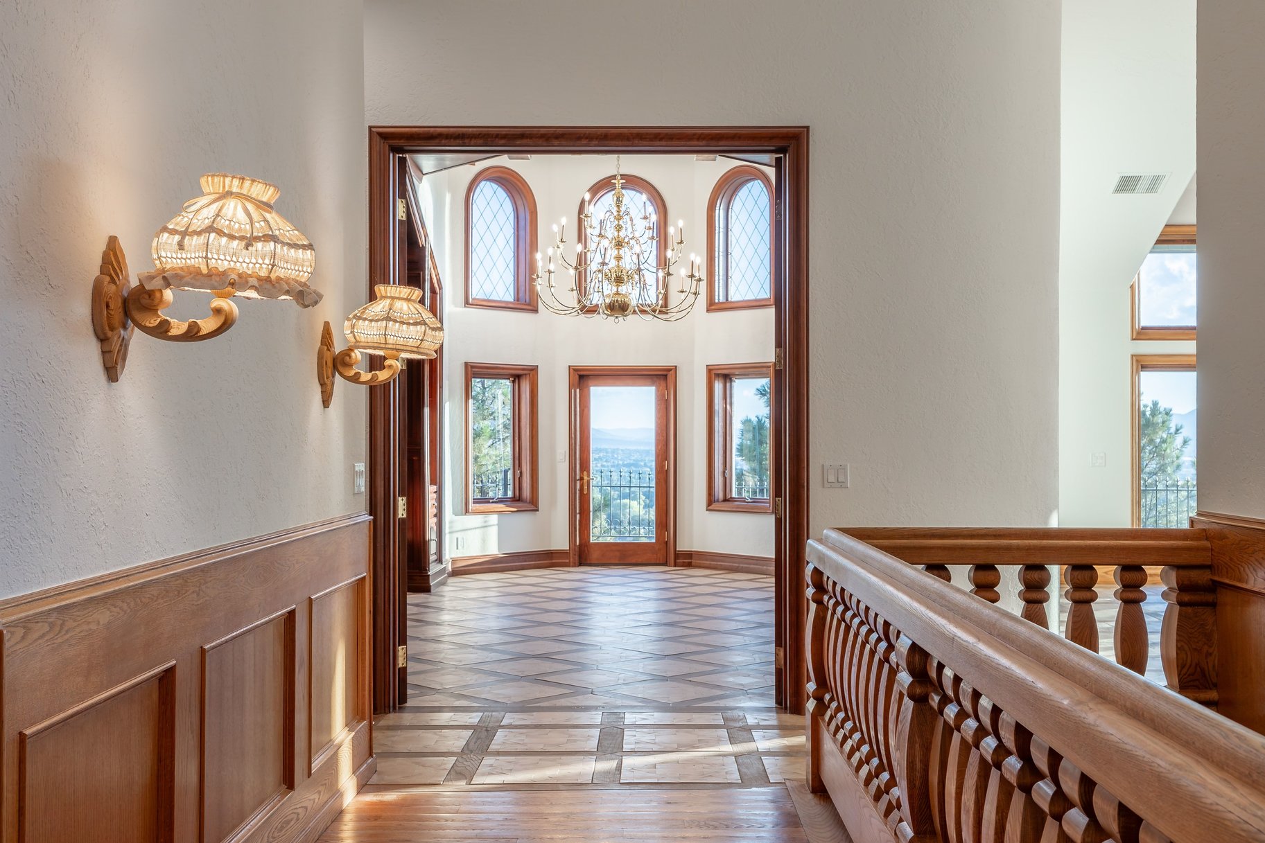  European Estate with Huge Views of the Valley - 物件實景