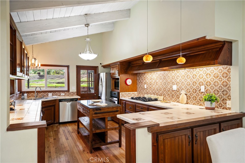 Calabasas, California, 91302, United States, 2 Bedrooms Bedrooms, ,2 BathroomsBathrooms,Residential,For Sale,1998249