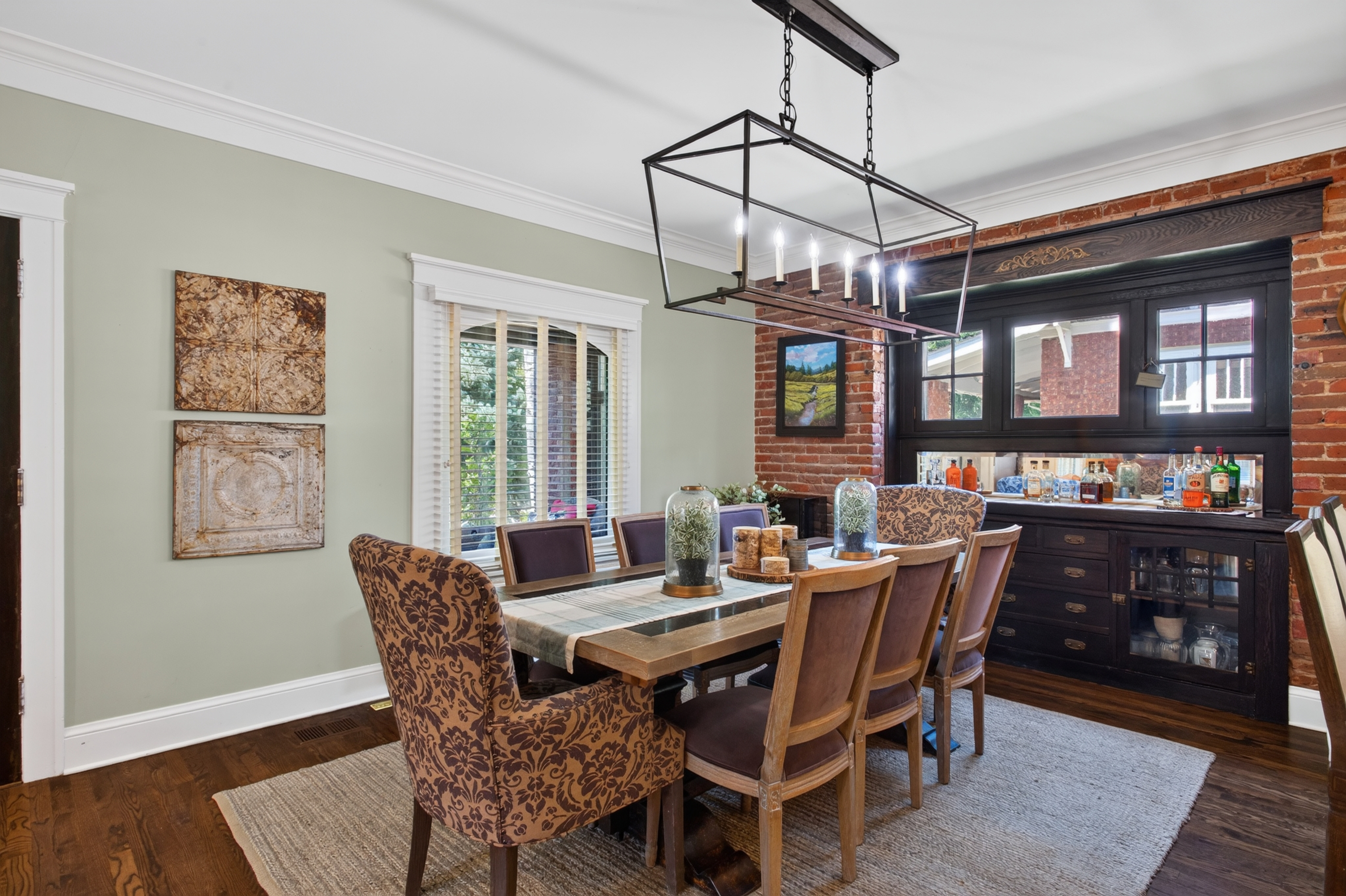  This Exceptional Home Delivers the Perfect Balance of Luxury and Comfort - 物件實景