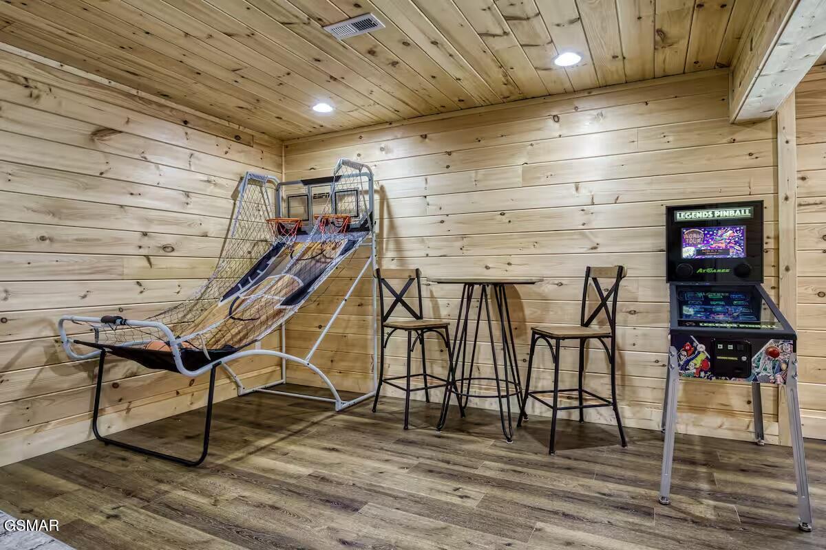 Sevierville, Tennessee, 37862, United States, 3 Bedrooms Bedrooms, ,4 BathroomsBathrooms,Residential,For Sale,2027934