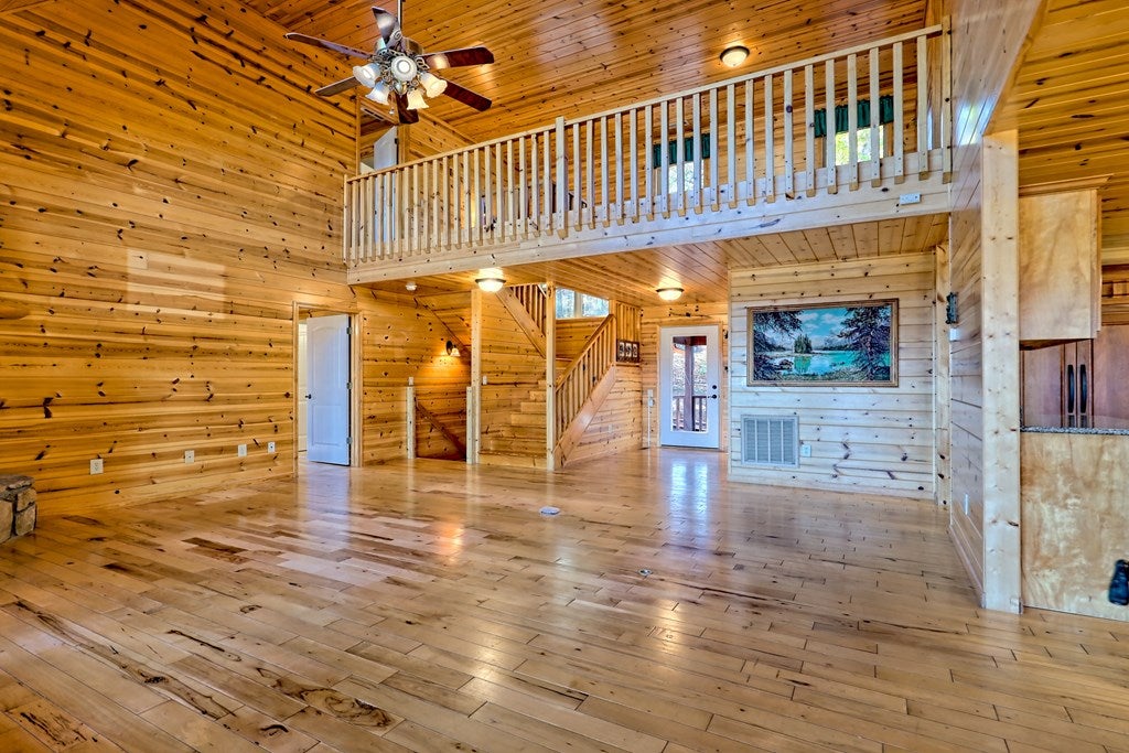 Young Harris, Georgia, 30582, United States, 4 Bedrooms Bedrooms, ,5 BathroomsBathrooms,Residential,For Sale,1987920