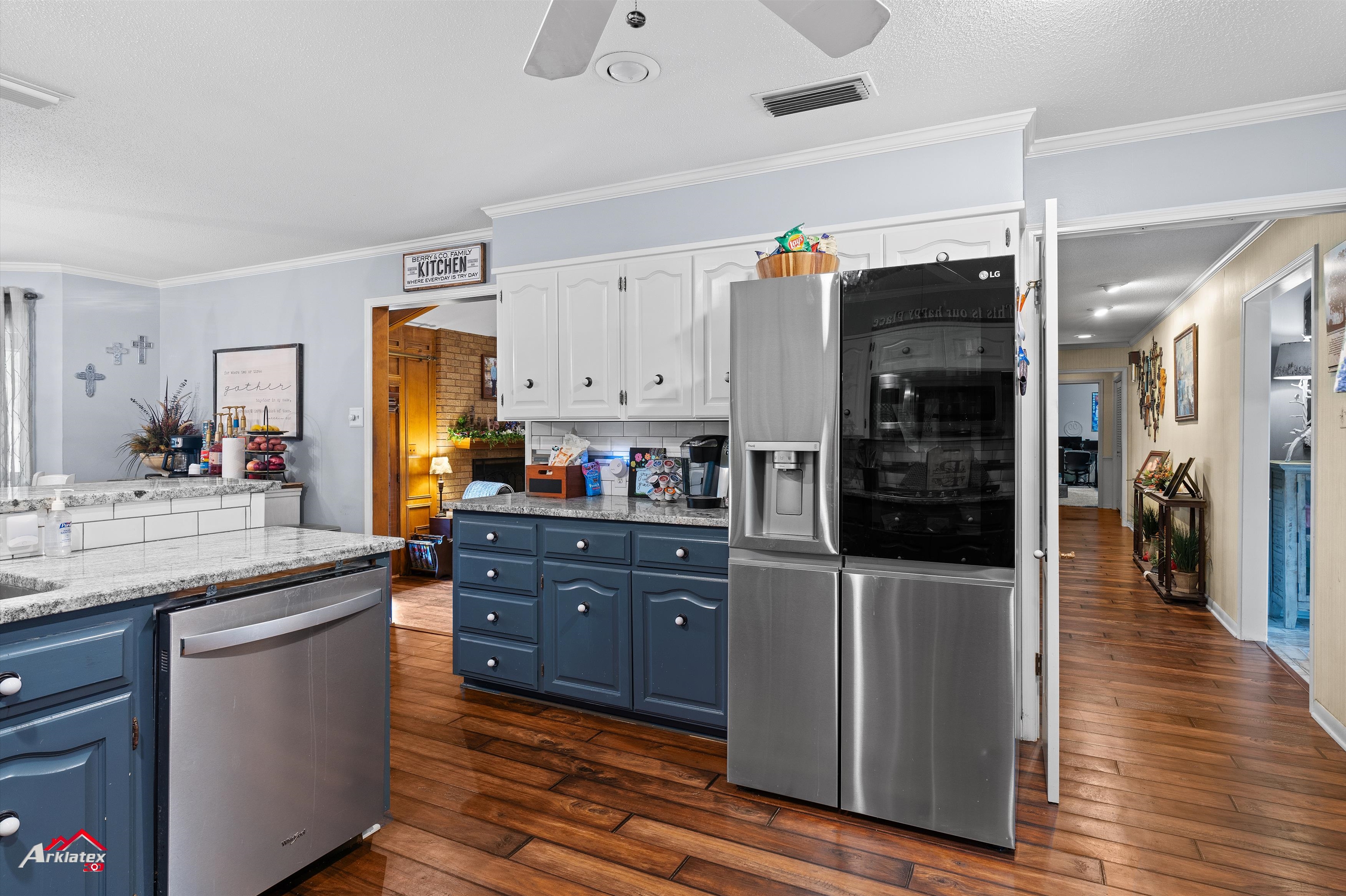 Henderson, Texas, 75654, United States, 3 Bedrooms Bedrooms, ,4 BathroomsBathrooms,Residential,For Sale,1975189