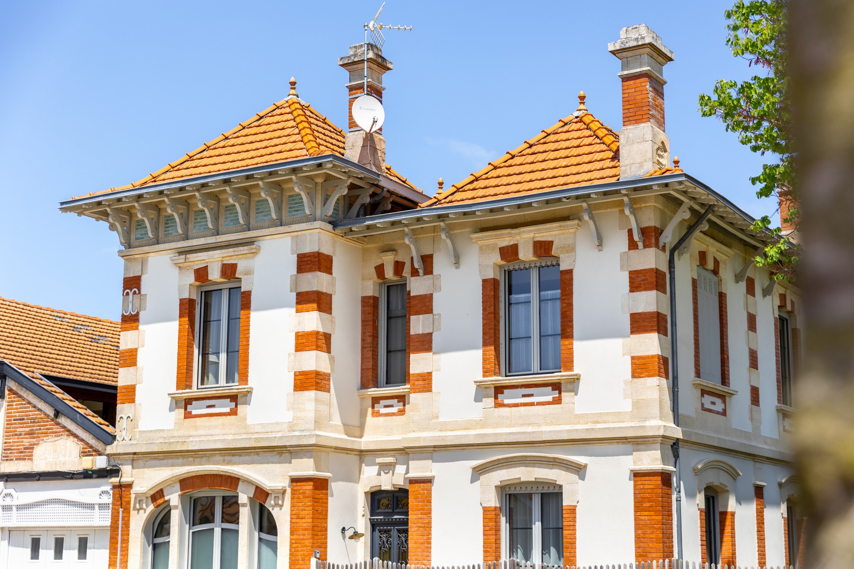  ARCACHON DOWNTOWN - MAGNIFICENT VILLA IDEALLY LOCATED CLOSE TO THE BEACH AND SH… - 物件實景
