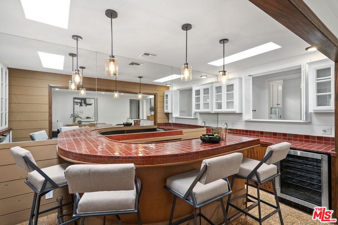 Los Angeles, California, 90049, United States, 3 Bedrooms Bedrooms, ,3 BathroomsBathrooms,Residential,For Sale,1989450