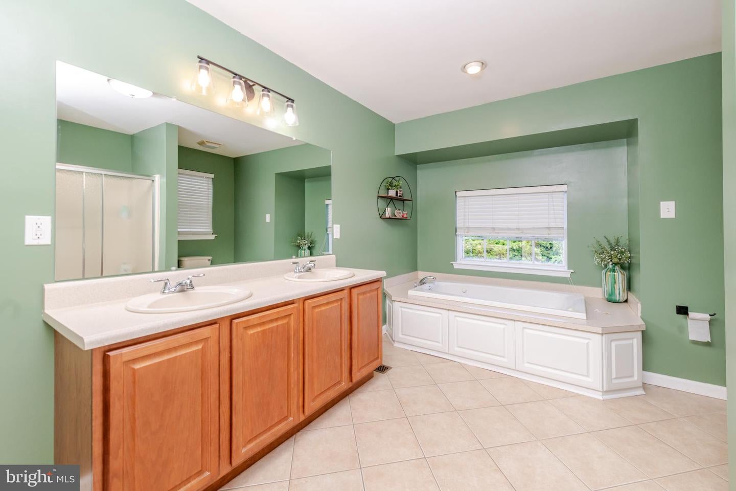 ATCO, New Jersey, 08004, United States, 4 Bedrooms Bedrooms, ,3 BathroomsBathrooms,Residential,For Sale,1938260