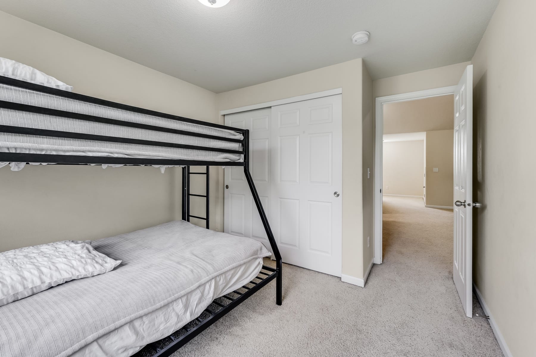  2106 CHARLIE CT Forest Grove, OR 97116 - 物件實景