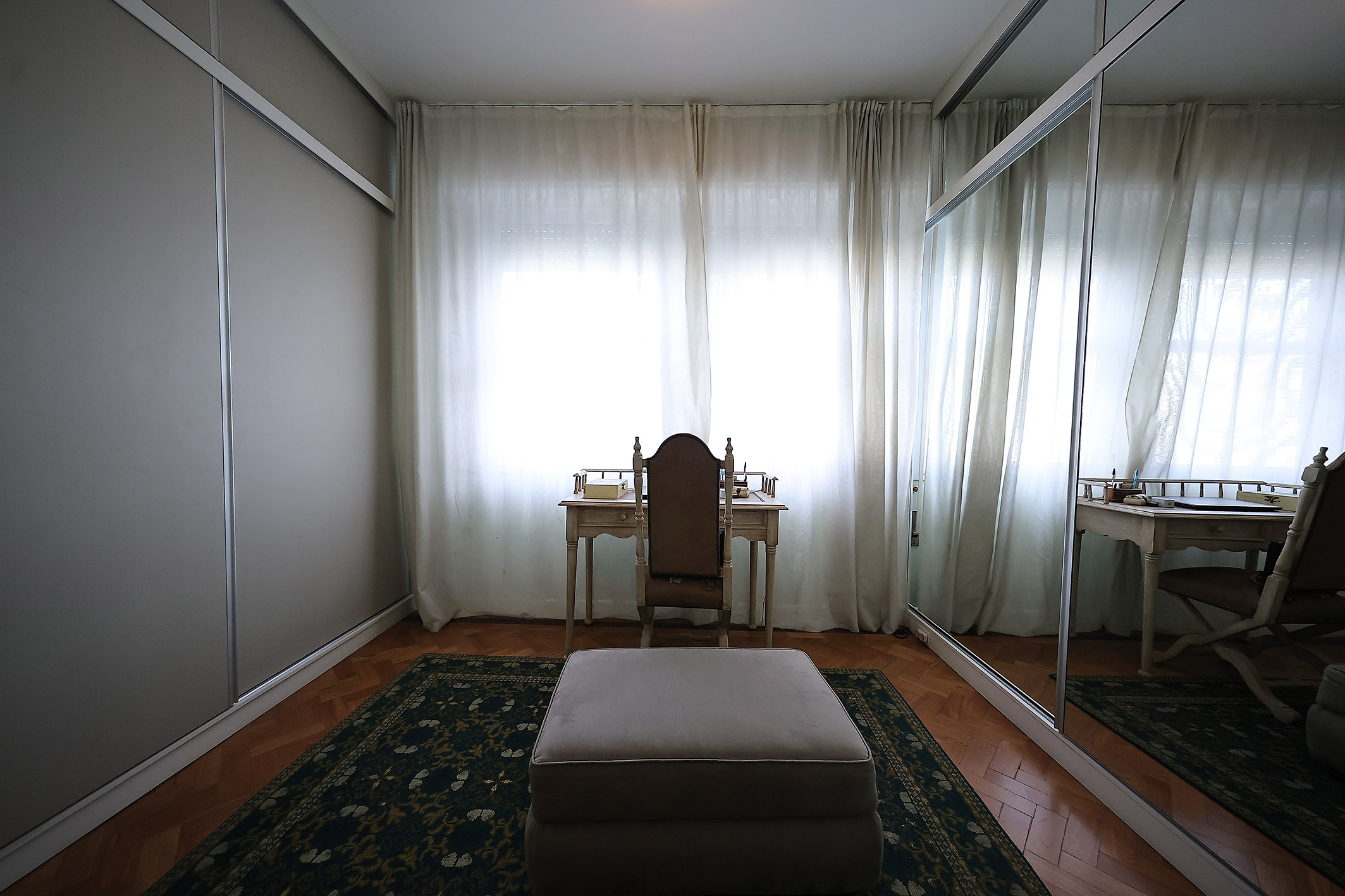  Apartment with Treetop Views on Praça Eugênio Jardim - 物件實景