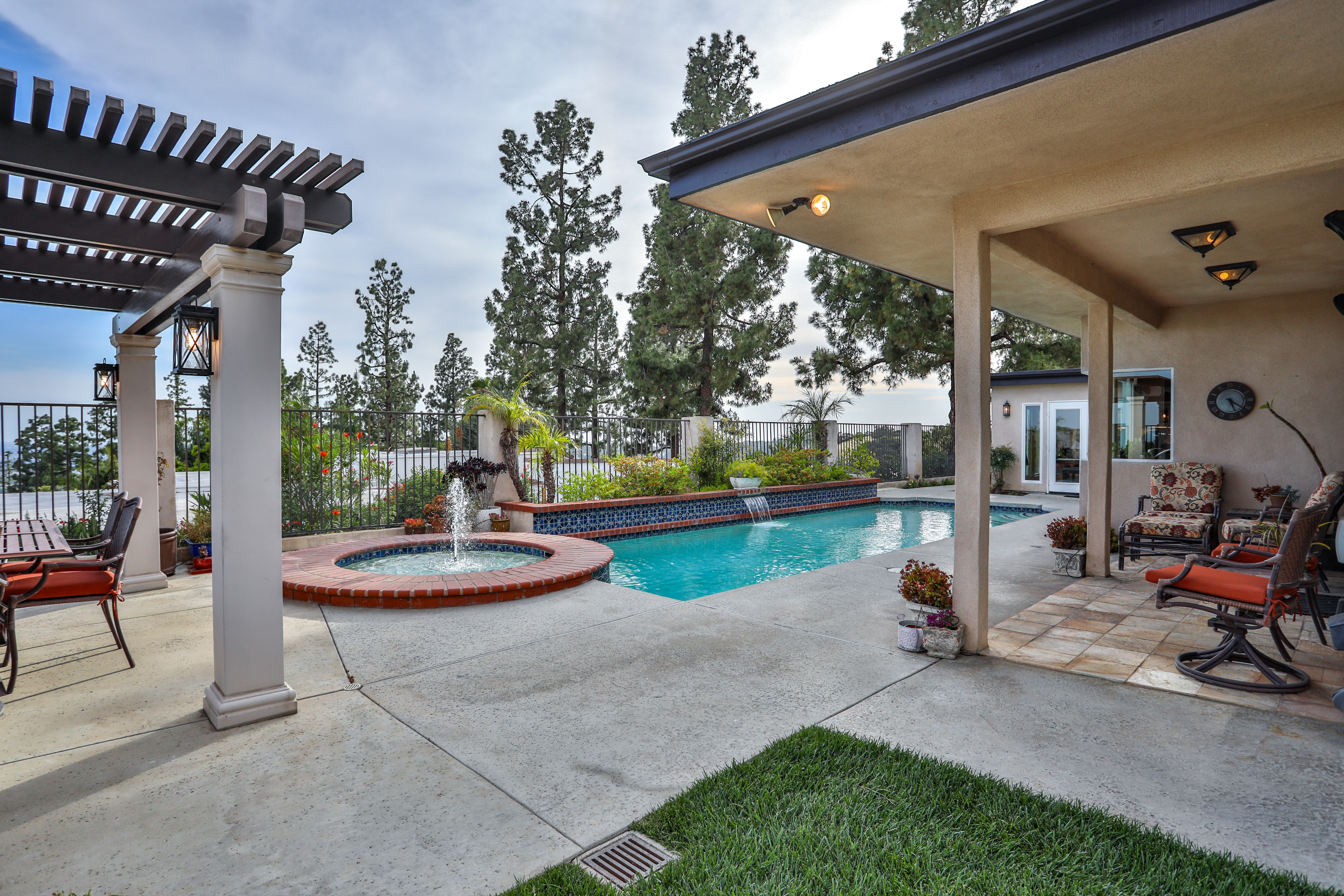  2708 N. Mountain Avenue, Claremont, CA 91711 - 物件實景