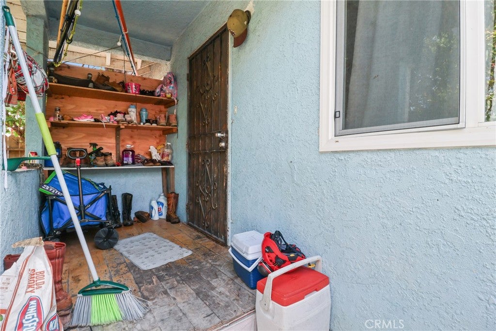 Los Angeles, California, 90016, United States, ,Residential,For Sale,1892903