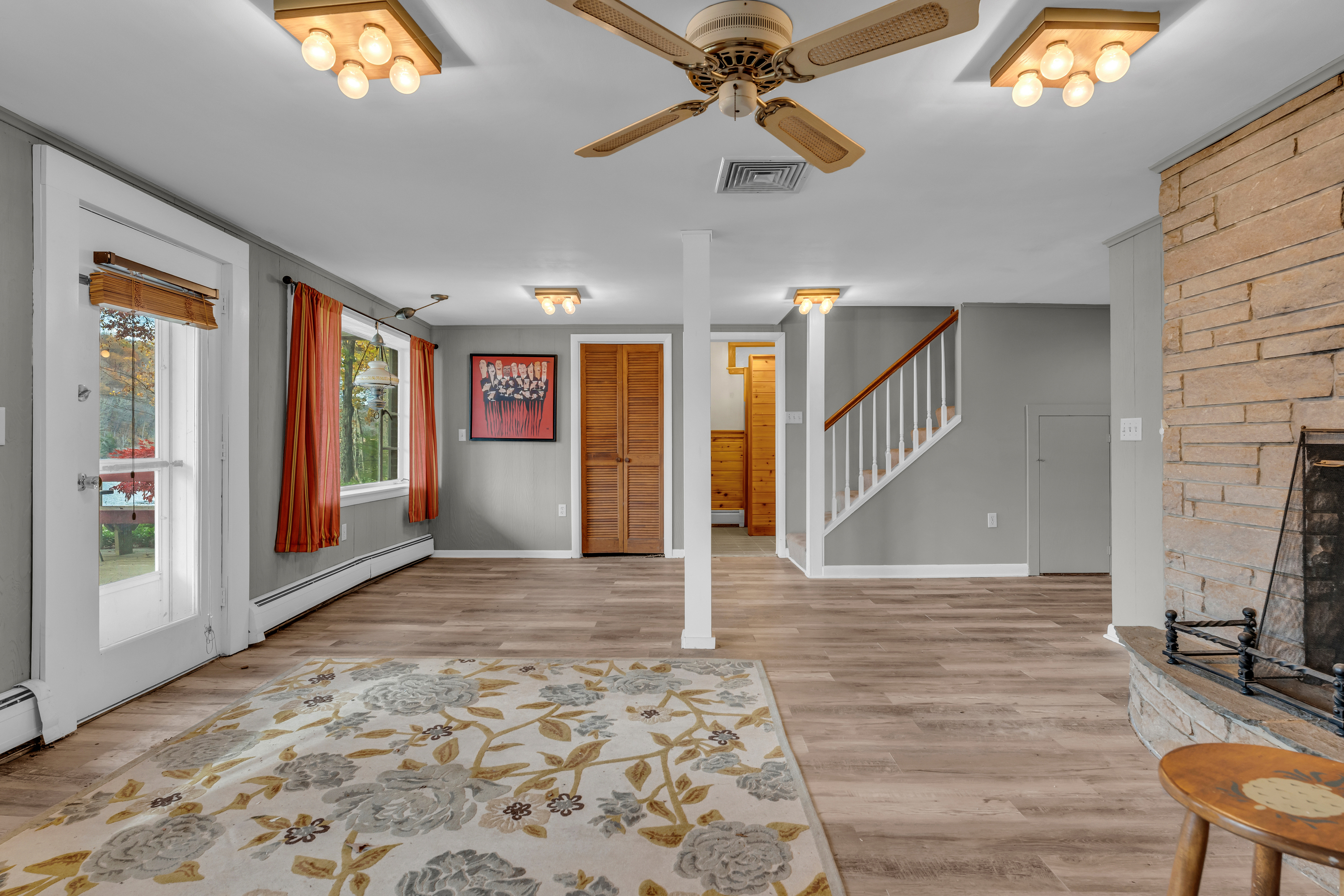 Guilford, Connecticut, 06437, United States, 3 Bedrooms Bedrooms, ,2 BathroomsBathrooms,Residential,For Sale,1994597